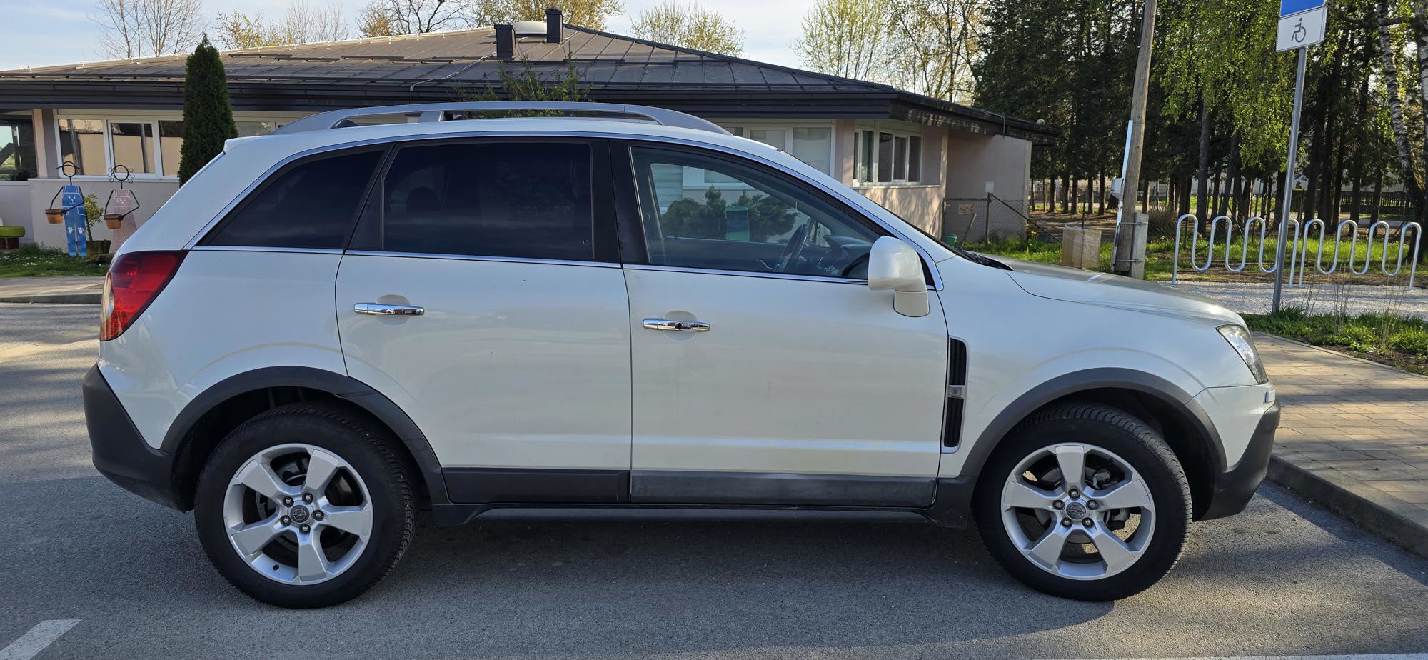 Opel Antara AWD 2,0 CDTi Cosmo automatik, 4x4, kožna sjedala, kuka, fotografija 3