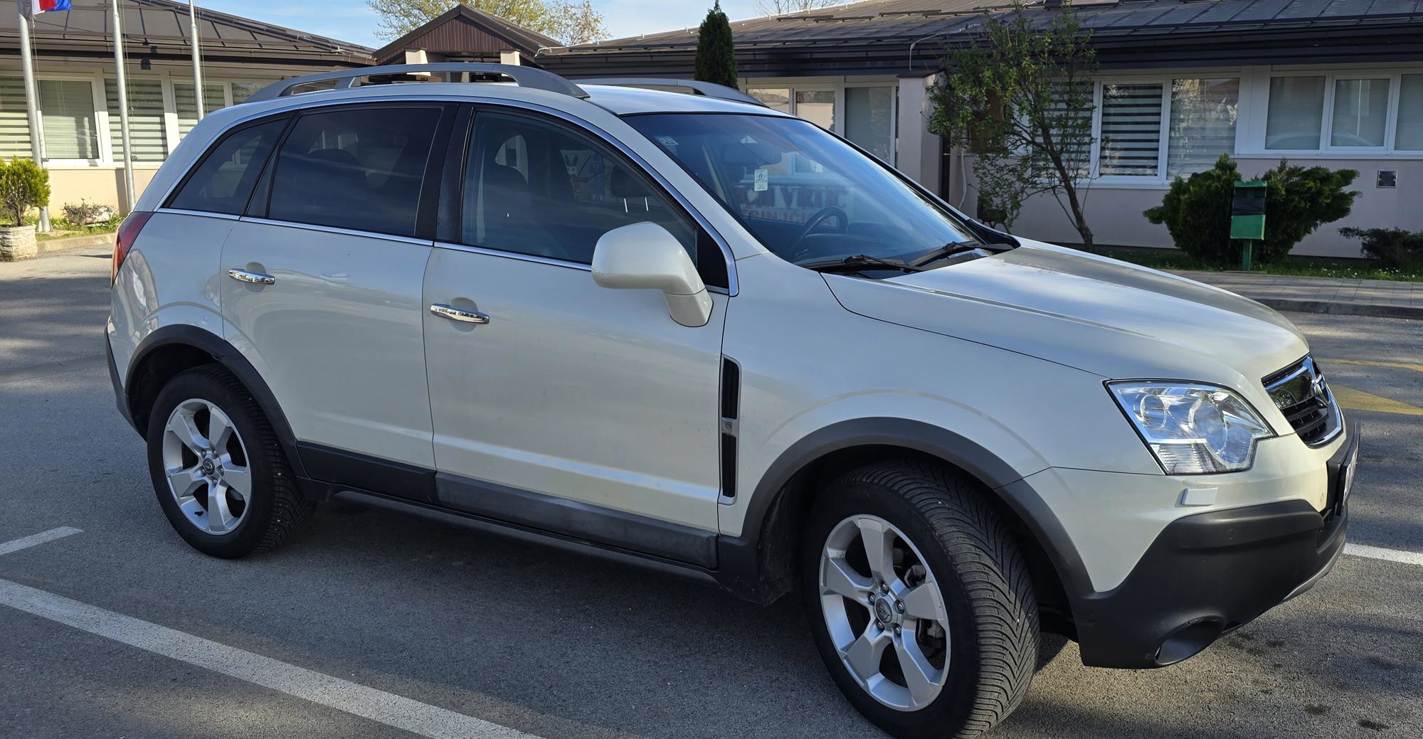 Opel Antara AWD 2,0 CDTi Cosmo automatik, 4x4, kožna sjedala, kuka, fotografija 2