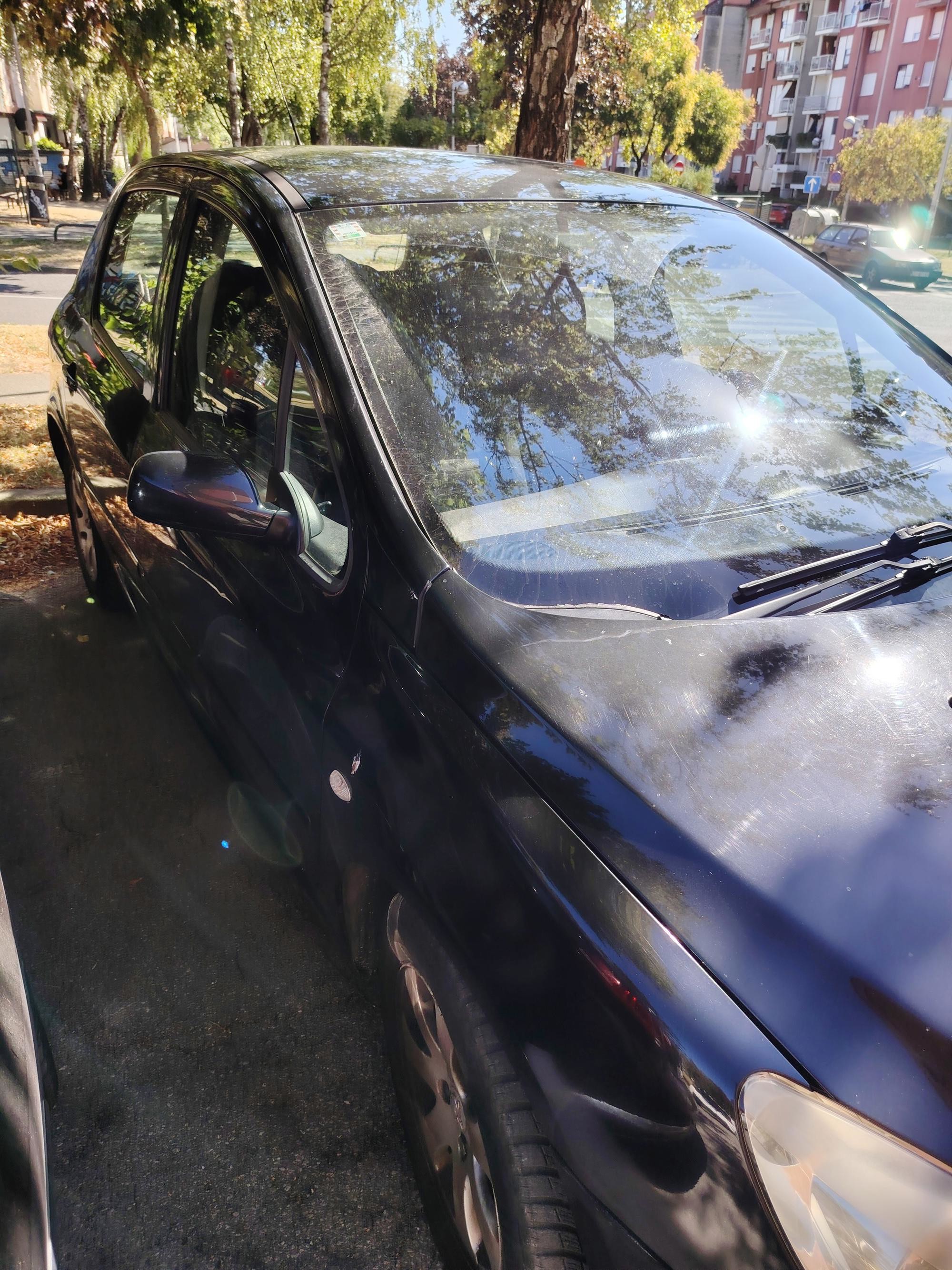Peugeot 307, 2004, reg. do 4/27, 1.6 i benzin, 80 kw u urednom stanju prodajem za 899 eura!, fotografija 2