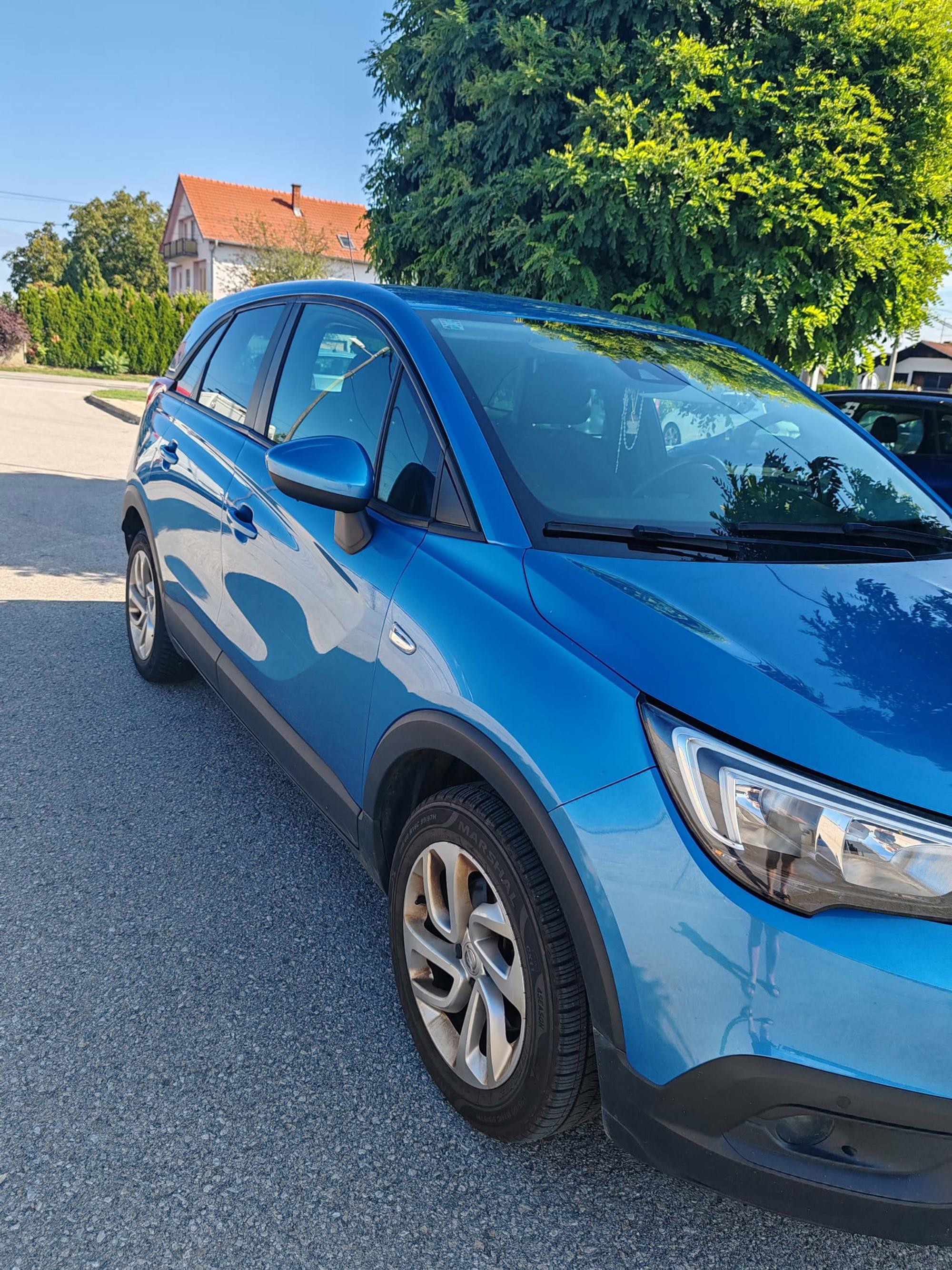 Opel Crossland X, fotografija 3