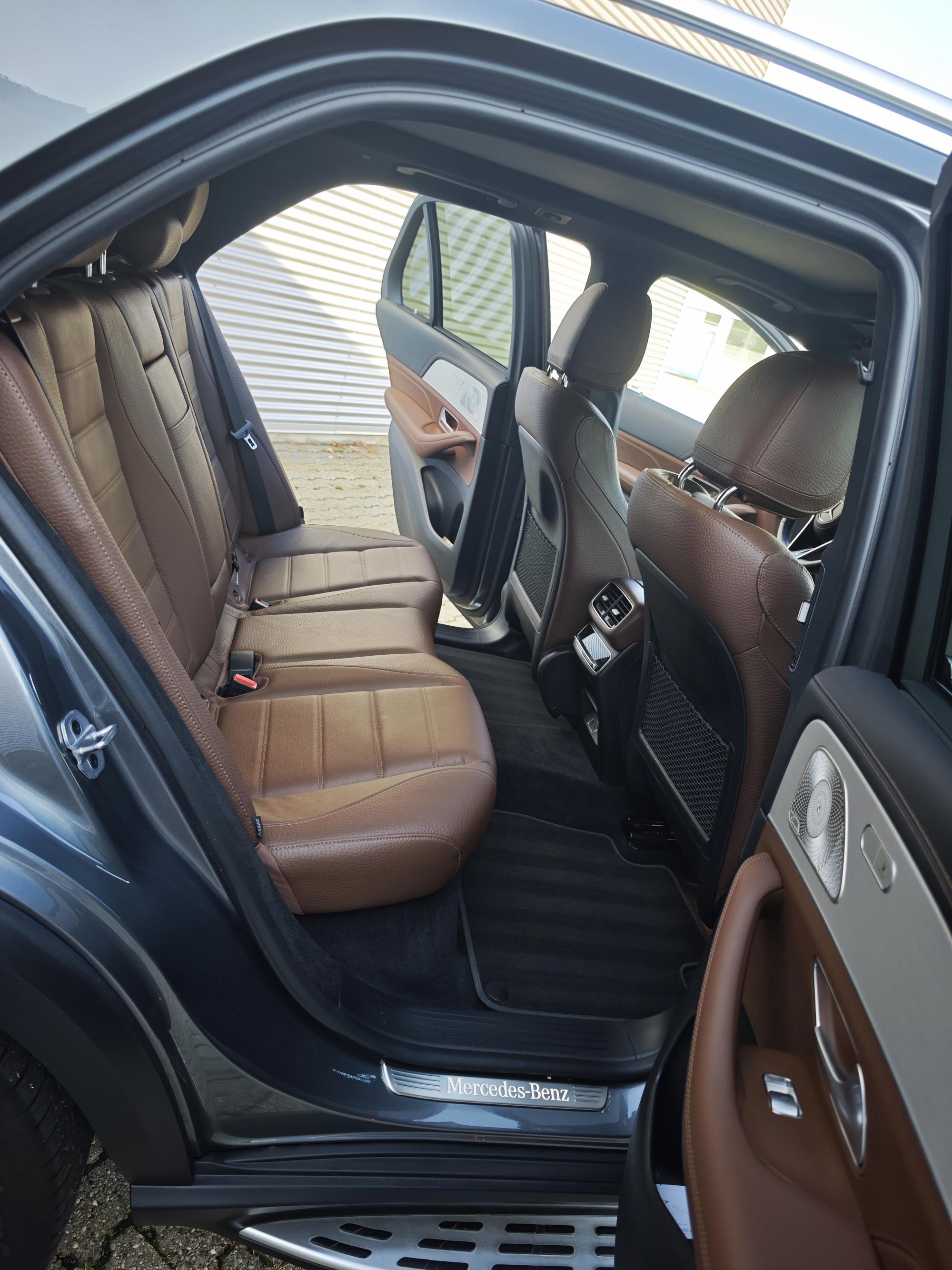 Mercedes GLE 350de, 2024. god., oprema full osim AMG, garancija do 2028., odlicno stanje, fotografija 9