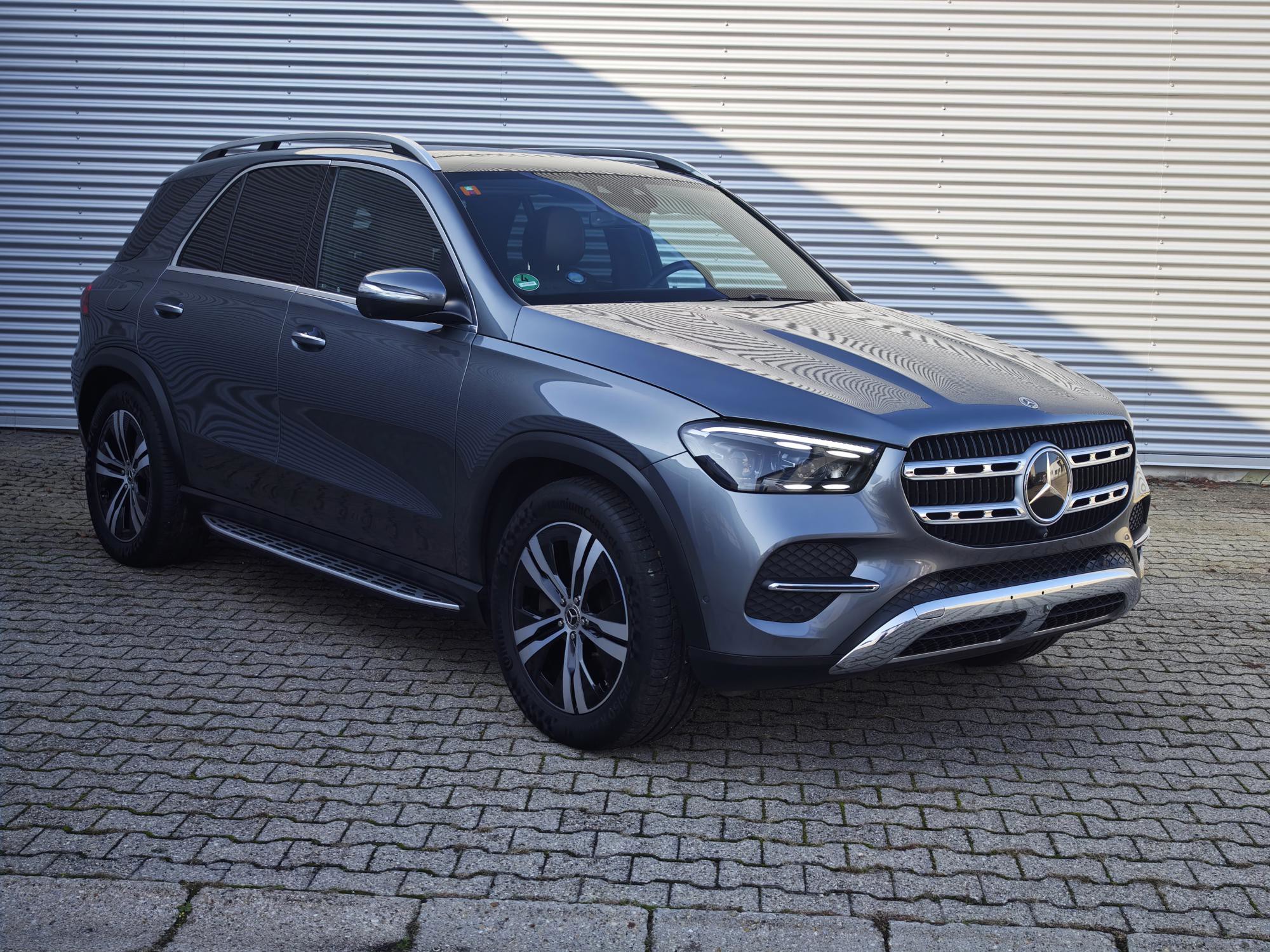 Mercedes GLE 350de, 2024. god., oprema full osim AMG, garancija do 2028., odlicno stanje, fotografija 3