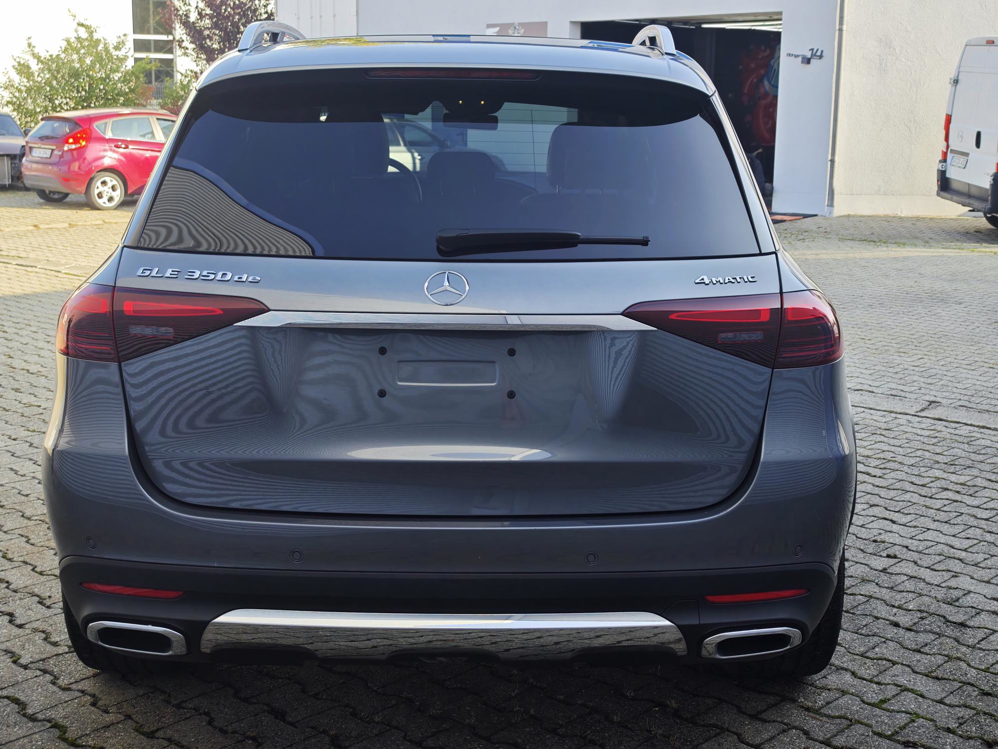 Mercedes GLE 350de, 2024. god., oprema full osim AMG, garancija do 2028., odlicno stanje, fotografija 6