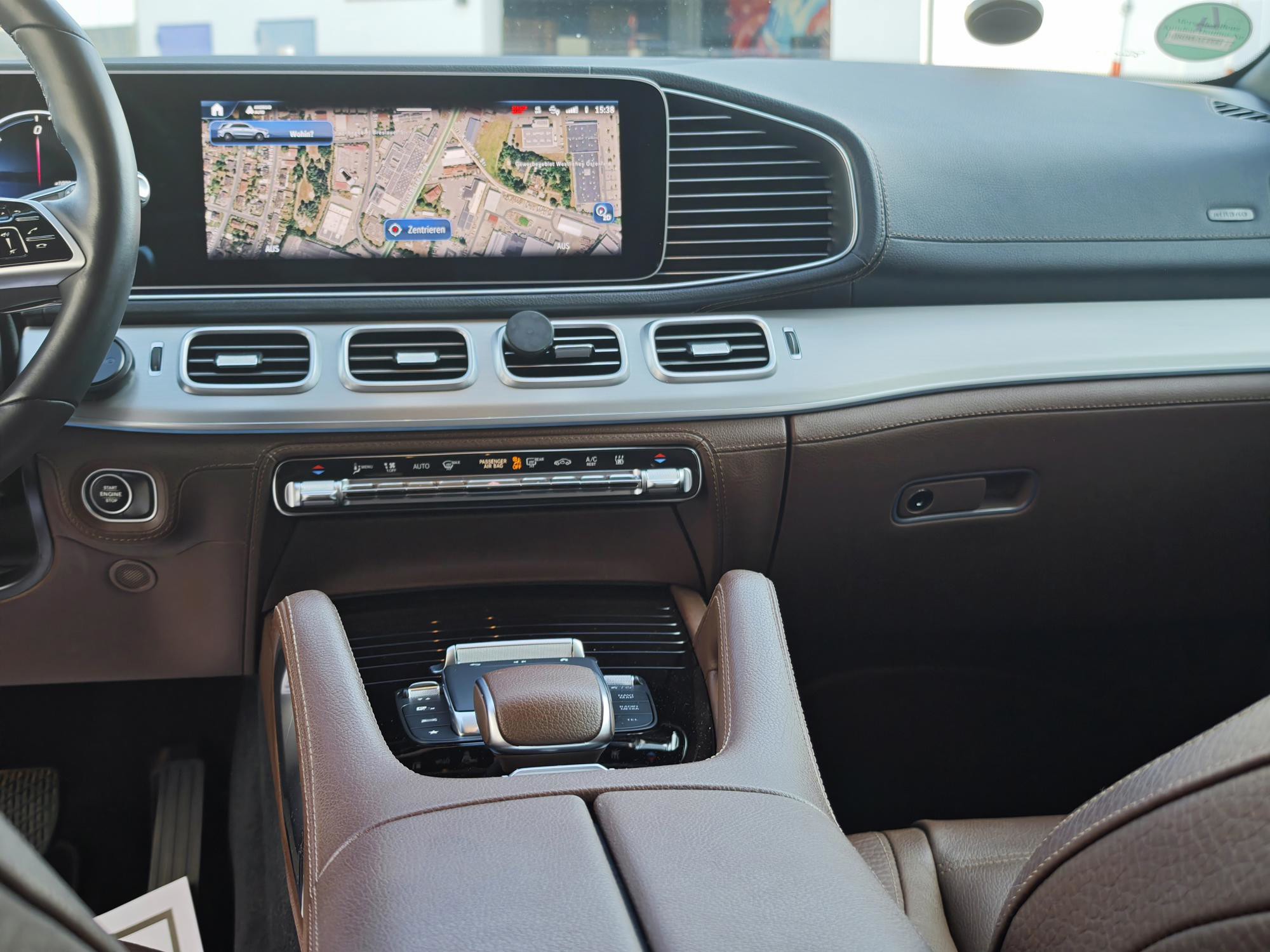 Mercedes GLE 350de, 2024. god., oprema full osim AMG, garancija do 2028., odlicno stanje, fotografija 15