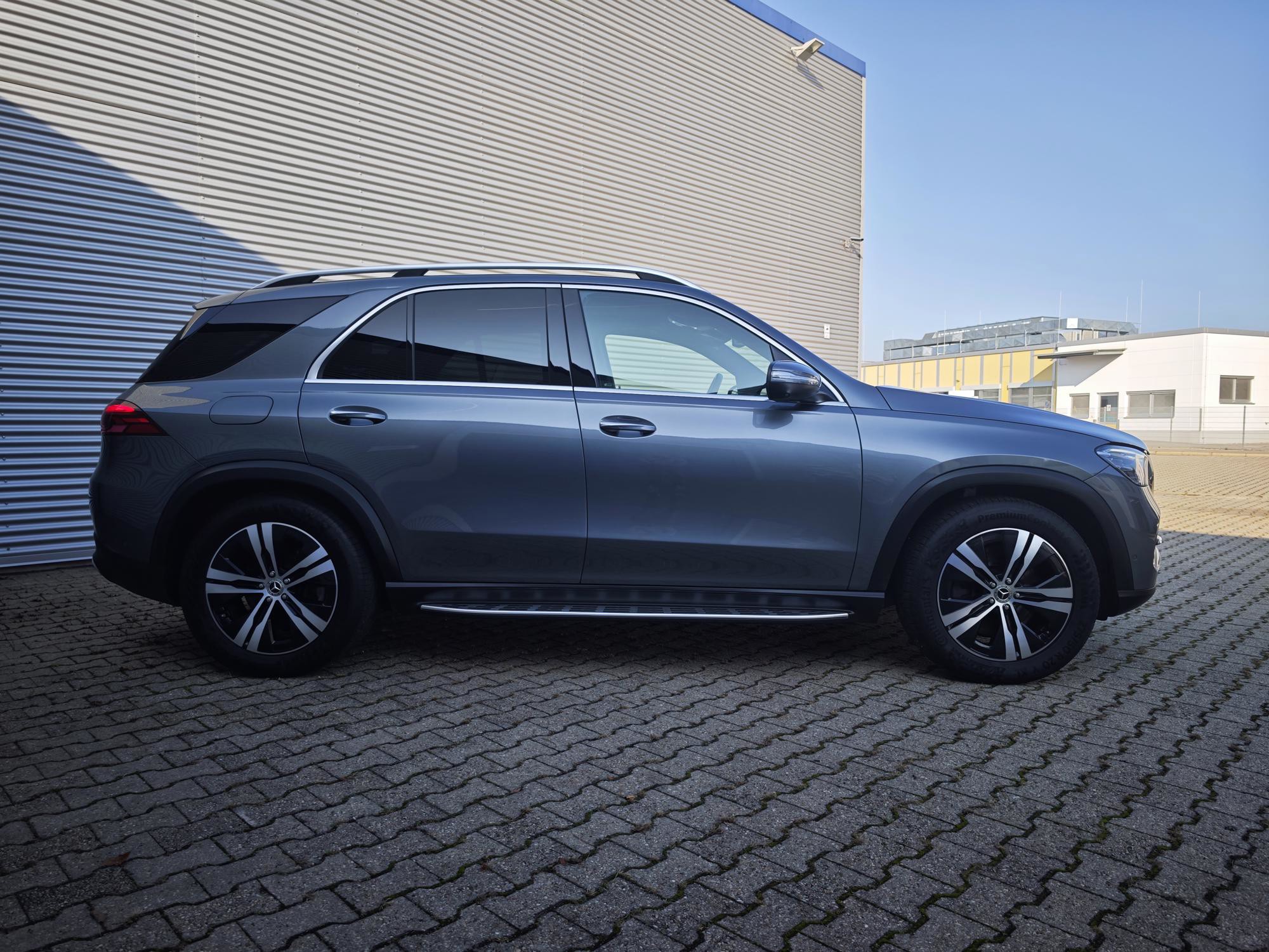Mercedes GLE 350de, 2024. god., oprema full osim AMG, garancija do 2028., odlicno stanje, fotografija 5