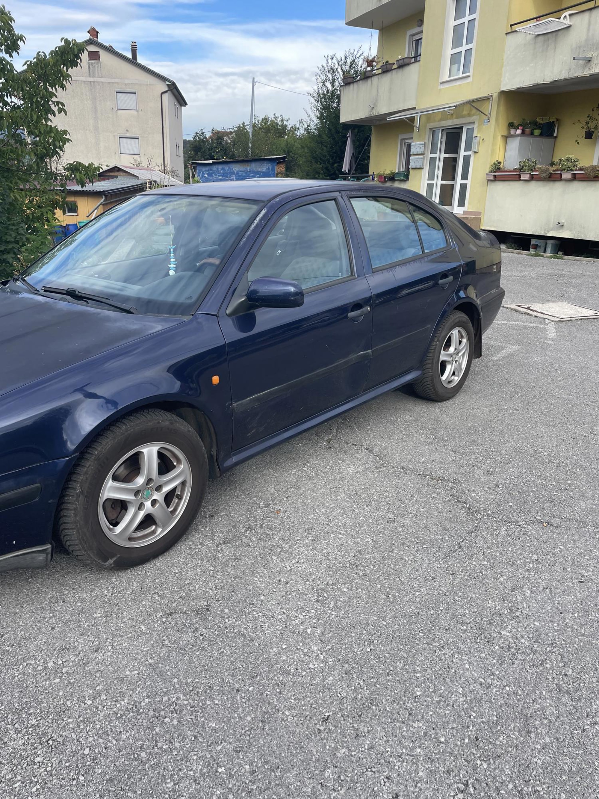 Škoda Octavia 1.8 1999. godište, pogled izvana - slika 1