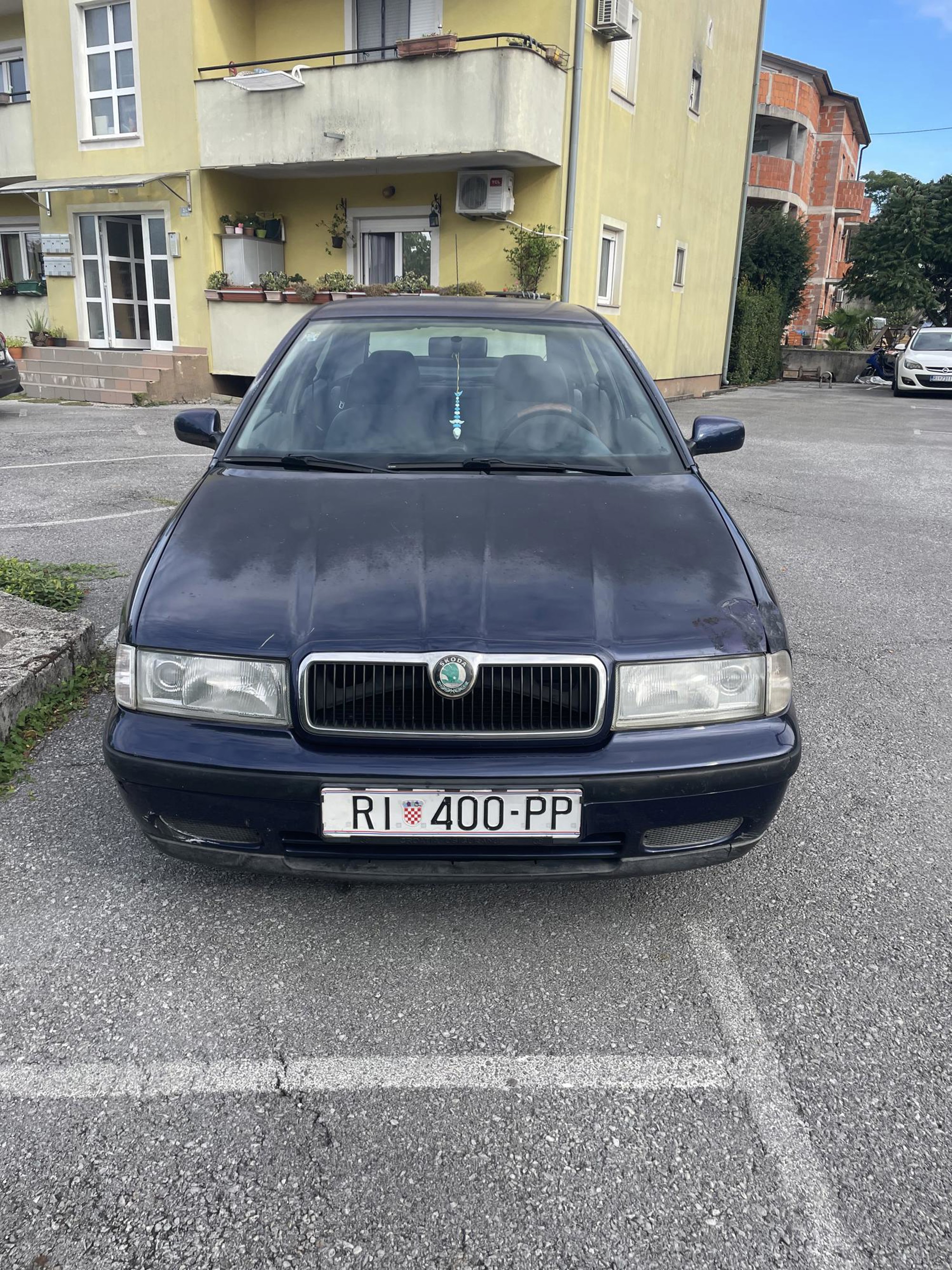 Škoda Octavia 1.8 1999. godište, pogled izvana - slika 2