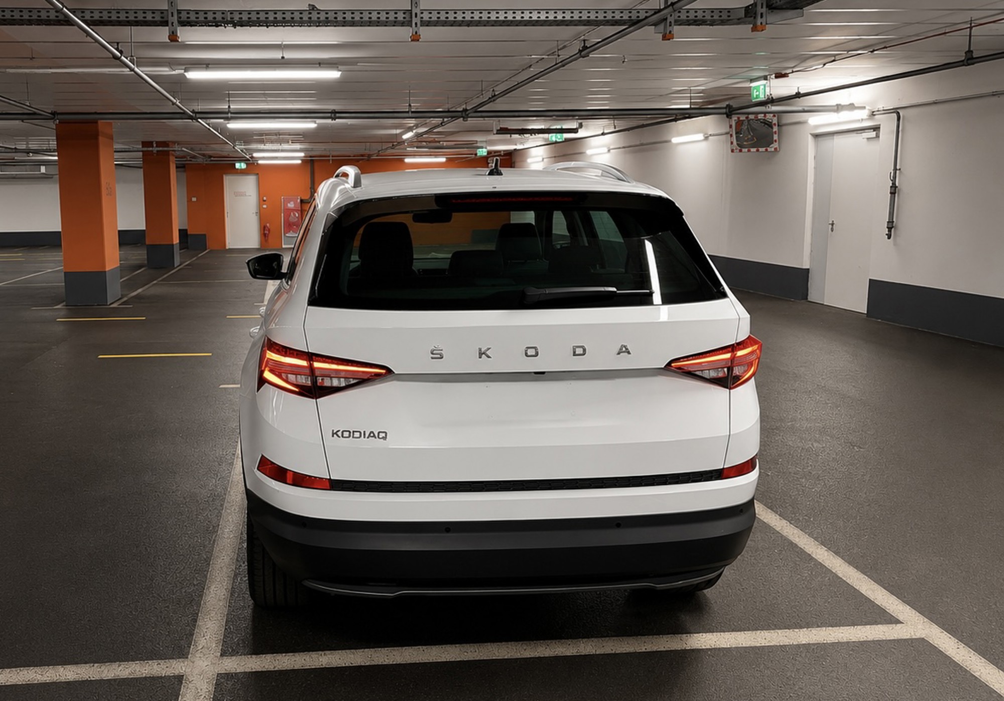 ŠKODA KODIAQ FL 1.5 TSI DSG PREMIUM–1. VLASNIK–HR VOZILO–JAMSTVO 04/2029, SERVISIRANA 4.9/26, fotografija 3