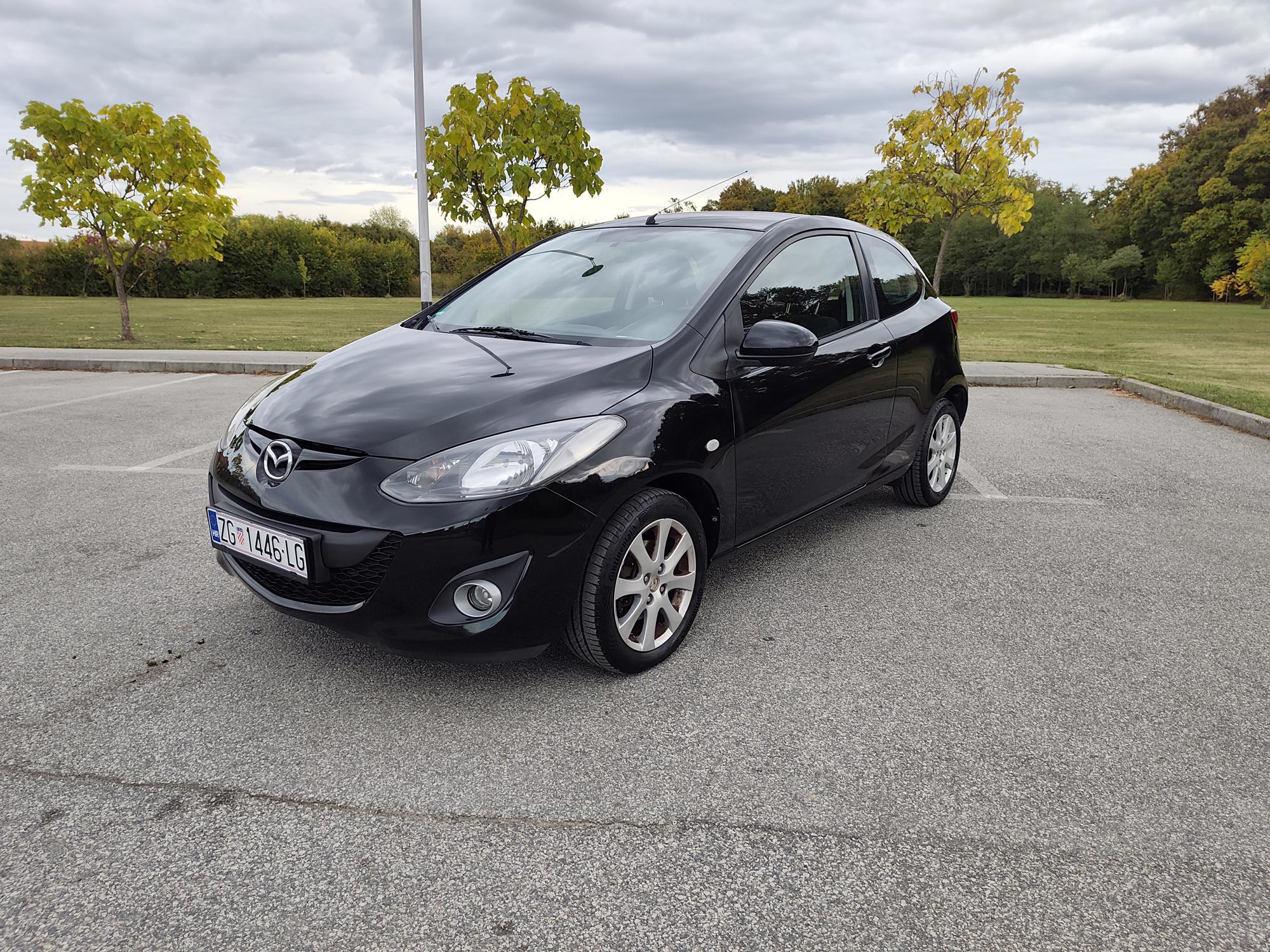 *Mazda 2 1.4 benzin-146000 KM-2010 GOD-KLIMA-REG 4/27-ODLIČAN*, fotografija 1
