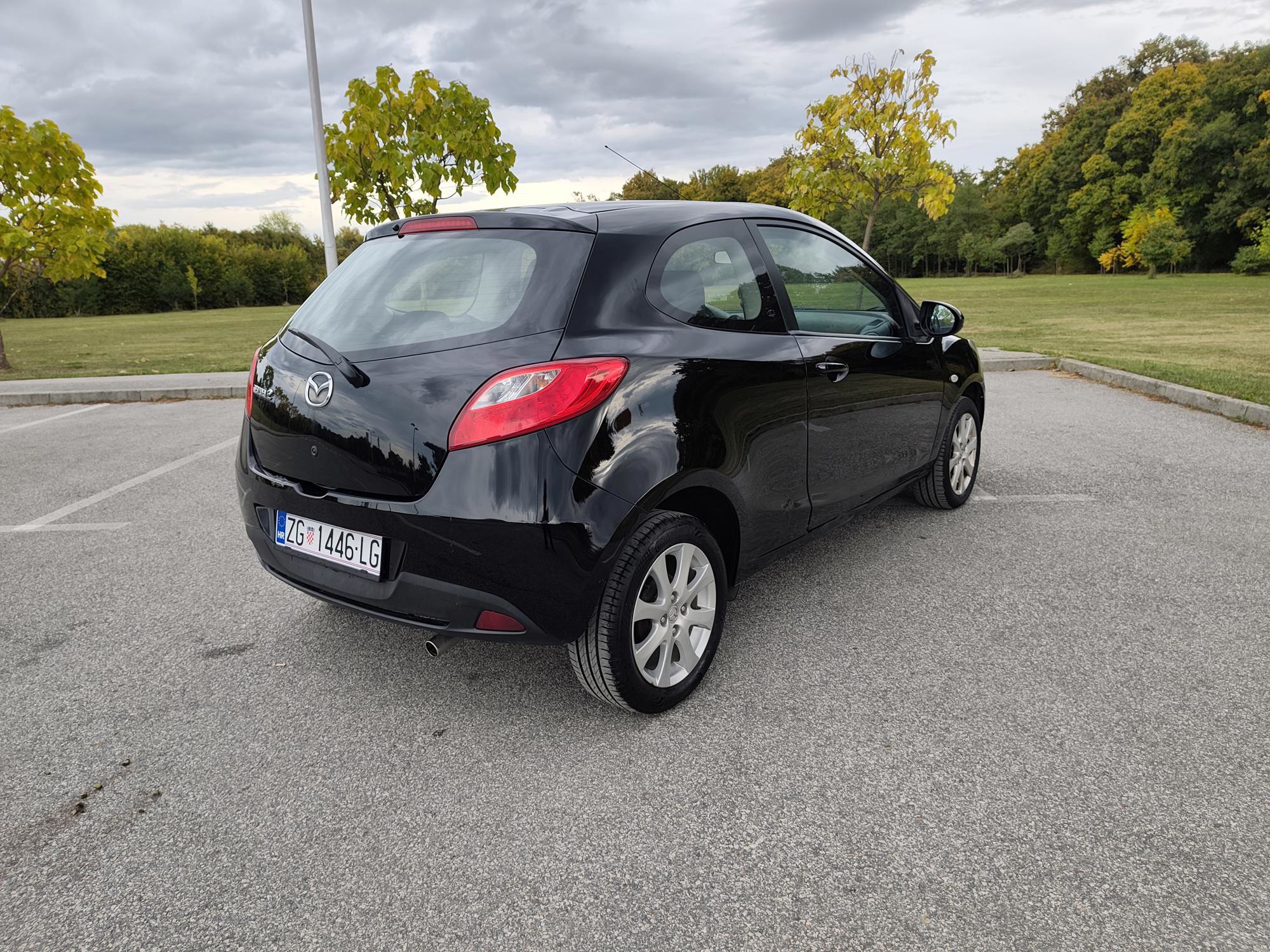 *Mazda 2 1.4 benzin-146000 KM-2010 GOD-KLIMA-REG 4/27-ODLIČAN*, fotografija 4