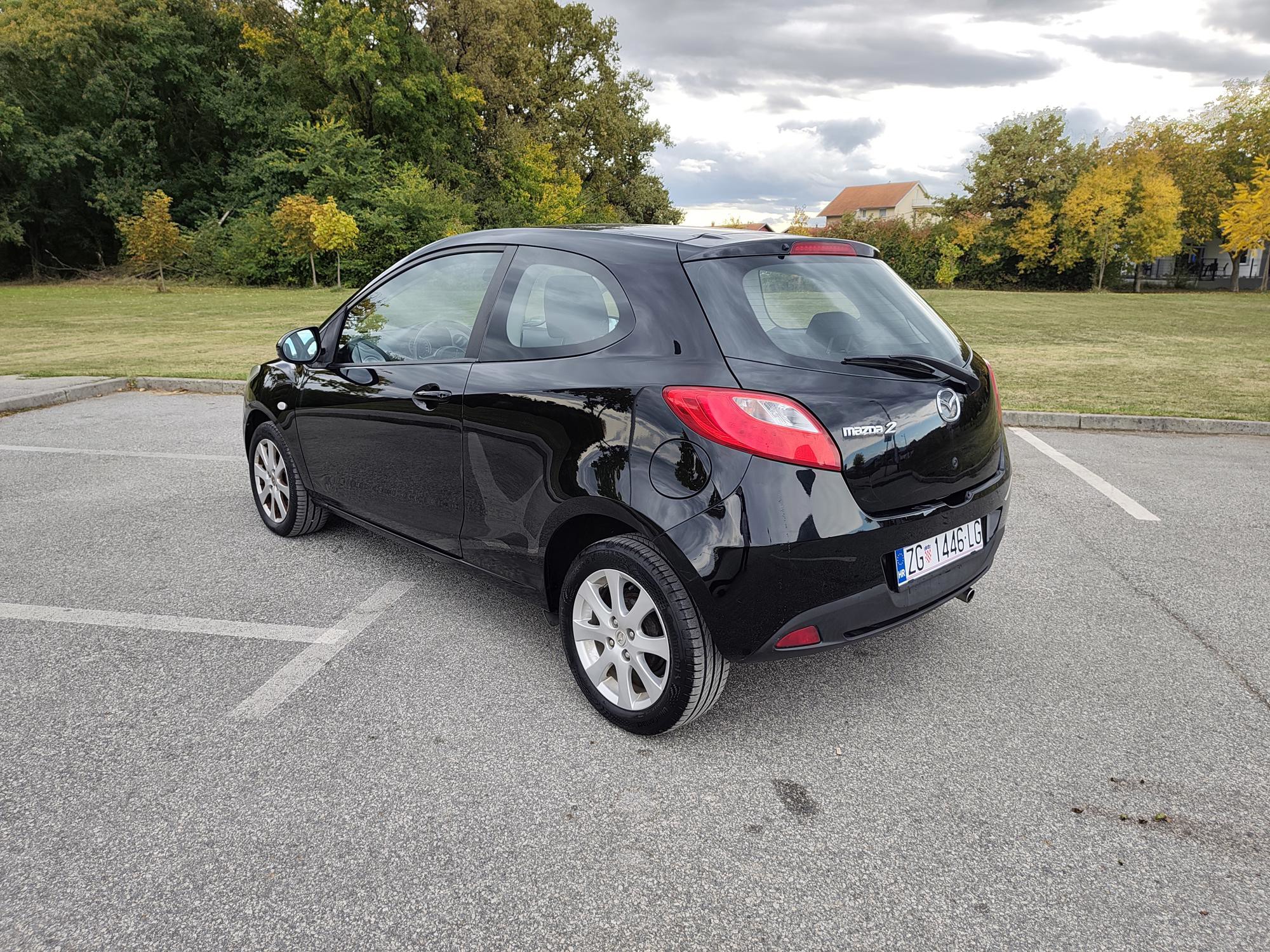 *Mazda 2 1.4 benzin-146000 KM-2010 GOD-KLIMA-REG 4/27-ODLIČAN*, fotografija 3