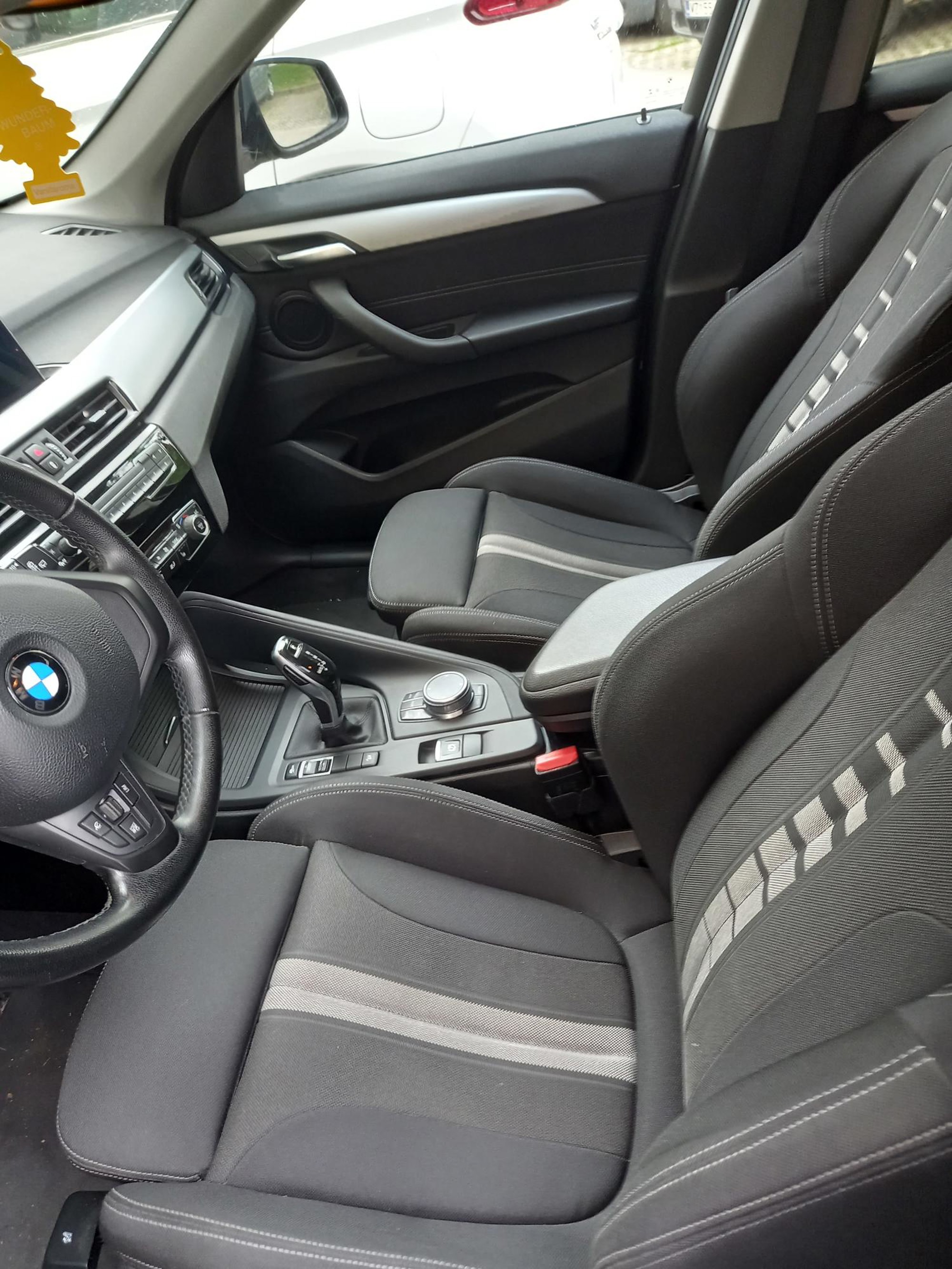 BMW X1xDrive20d, 140 kw, automatic, Head up displey, fotografija 10