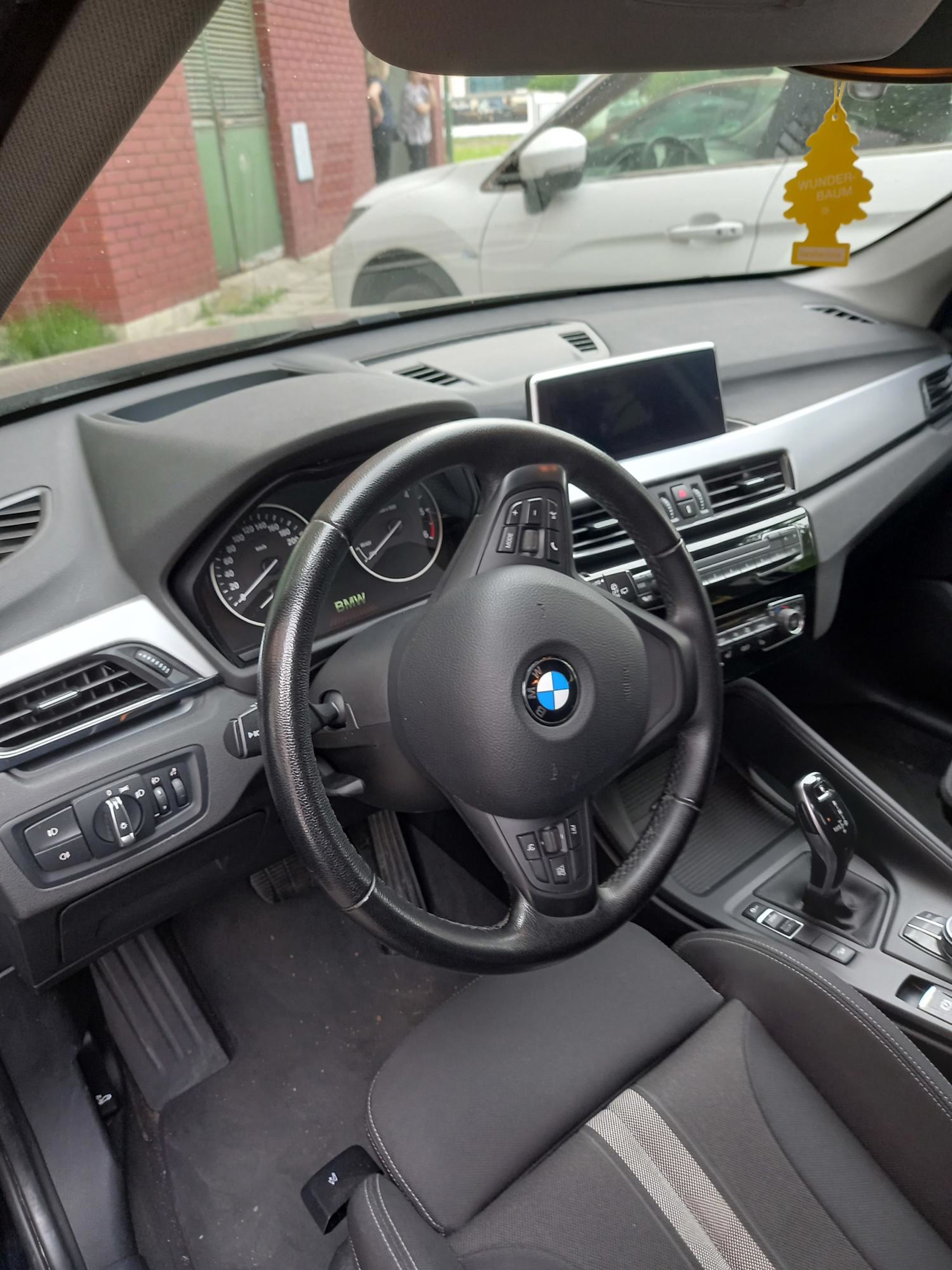 BMW X1xDrive20d, 140 kw, automatic, Head up displey, fotografija 9