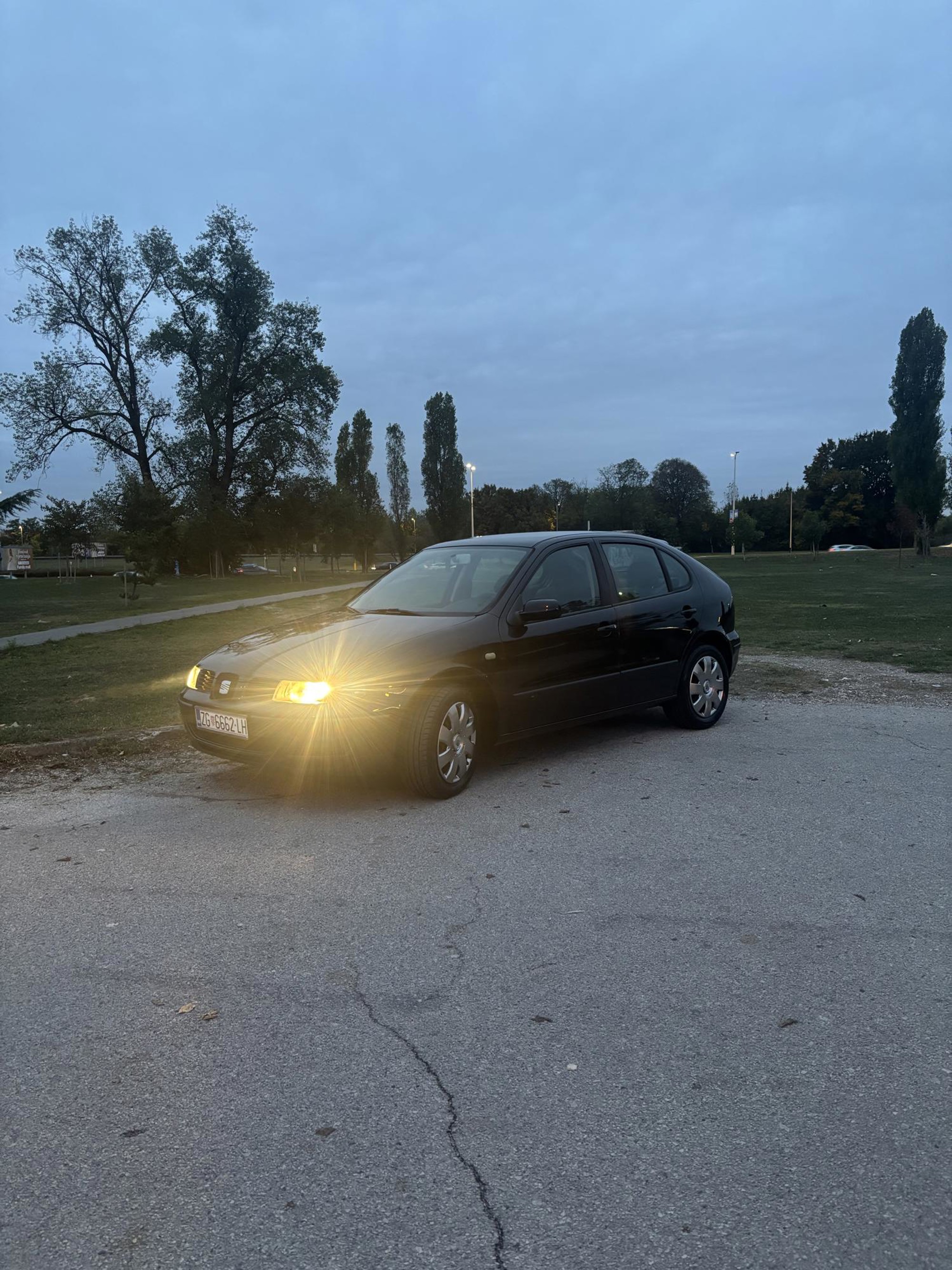 Seat leon 1.9TDI rega godinu dana, fotografija 2