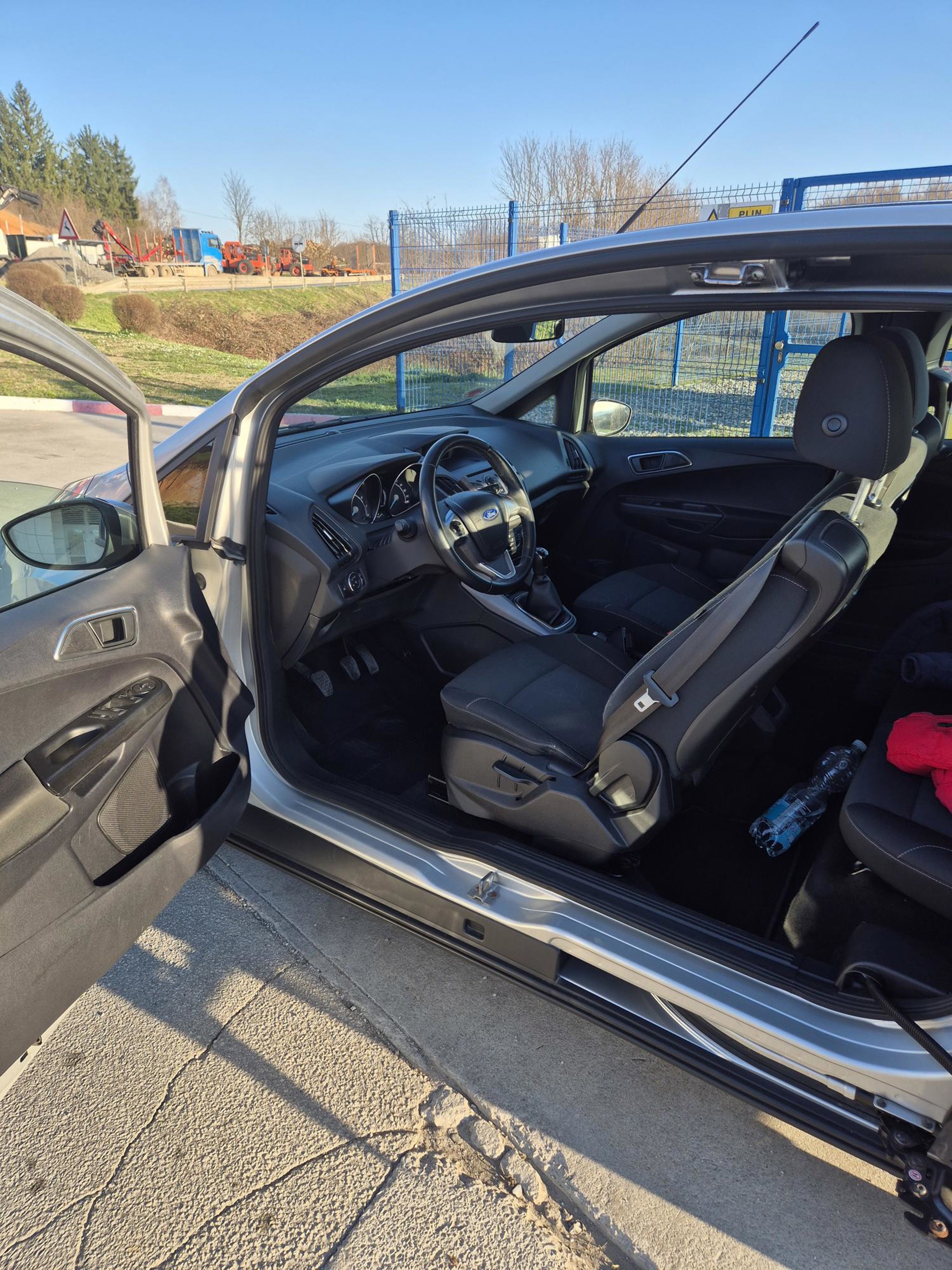 Garažiran i dobar auto 74.000 km. tel: 0989005702, fotografija 12