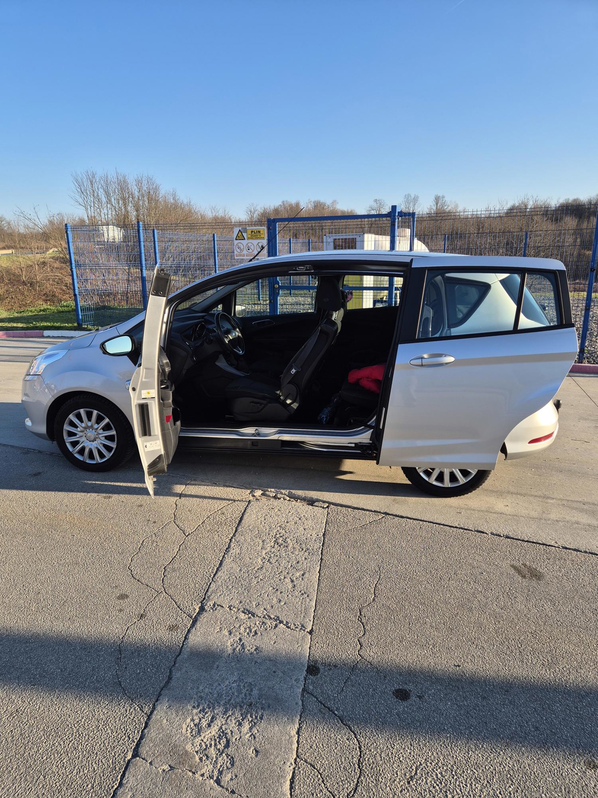 Garažiran i dobar auto 74.000 km. tel: 0989005702, fotografija 11