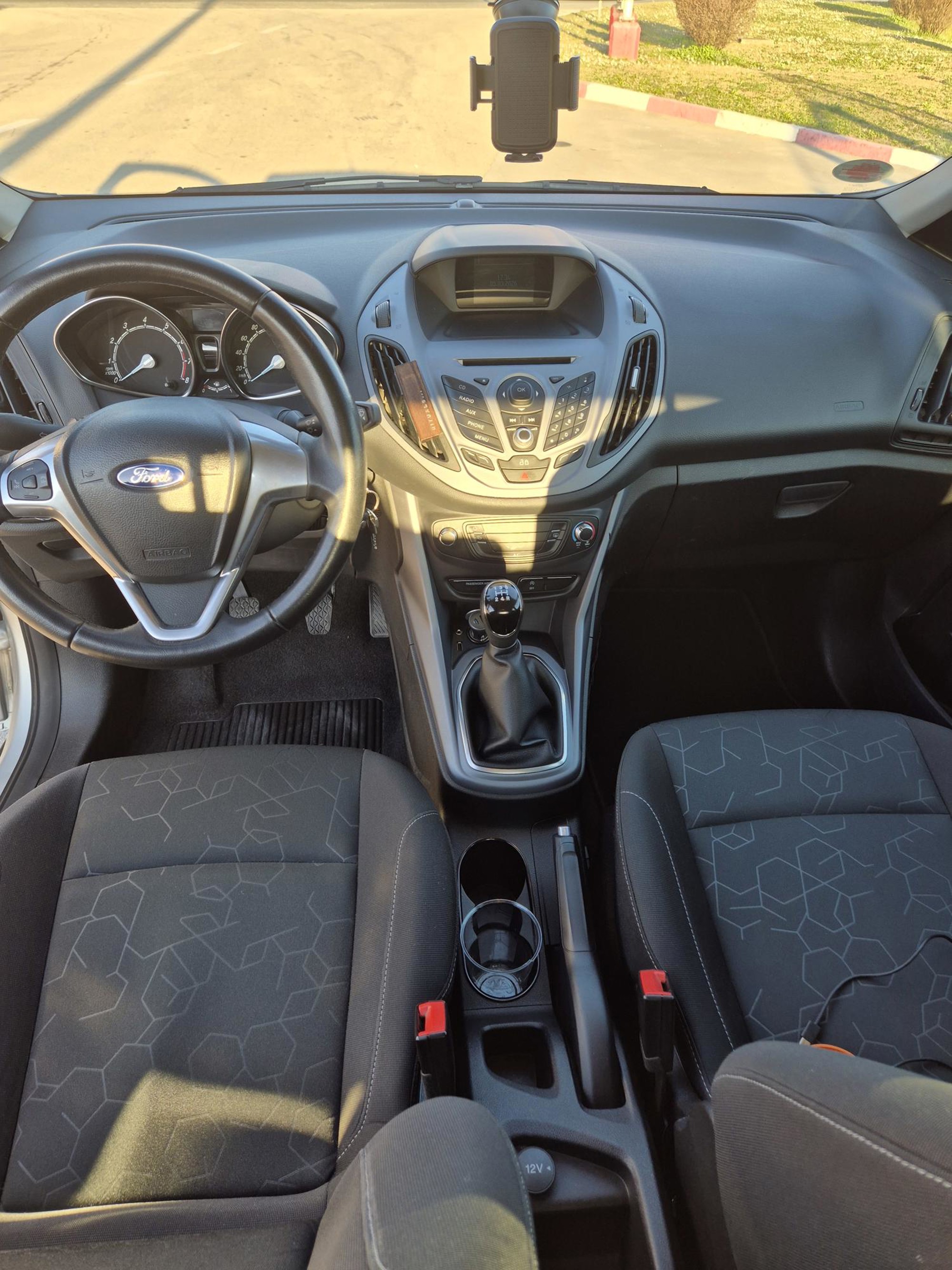 Garažiran i dobar auto 74.000 km. tel: 0989005702, fotografija 9
