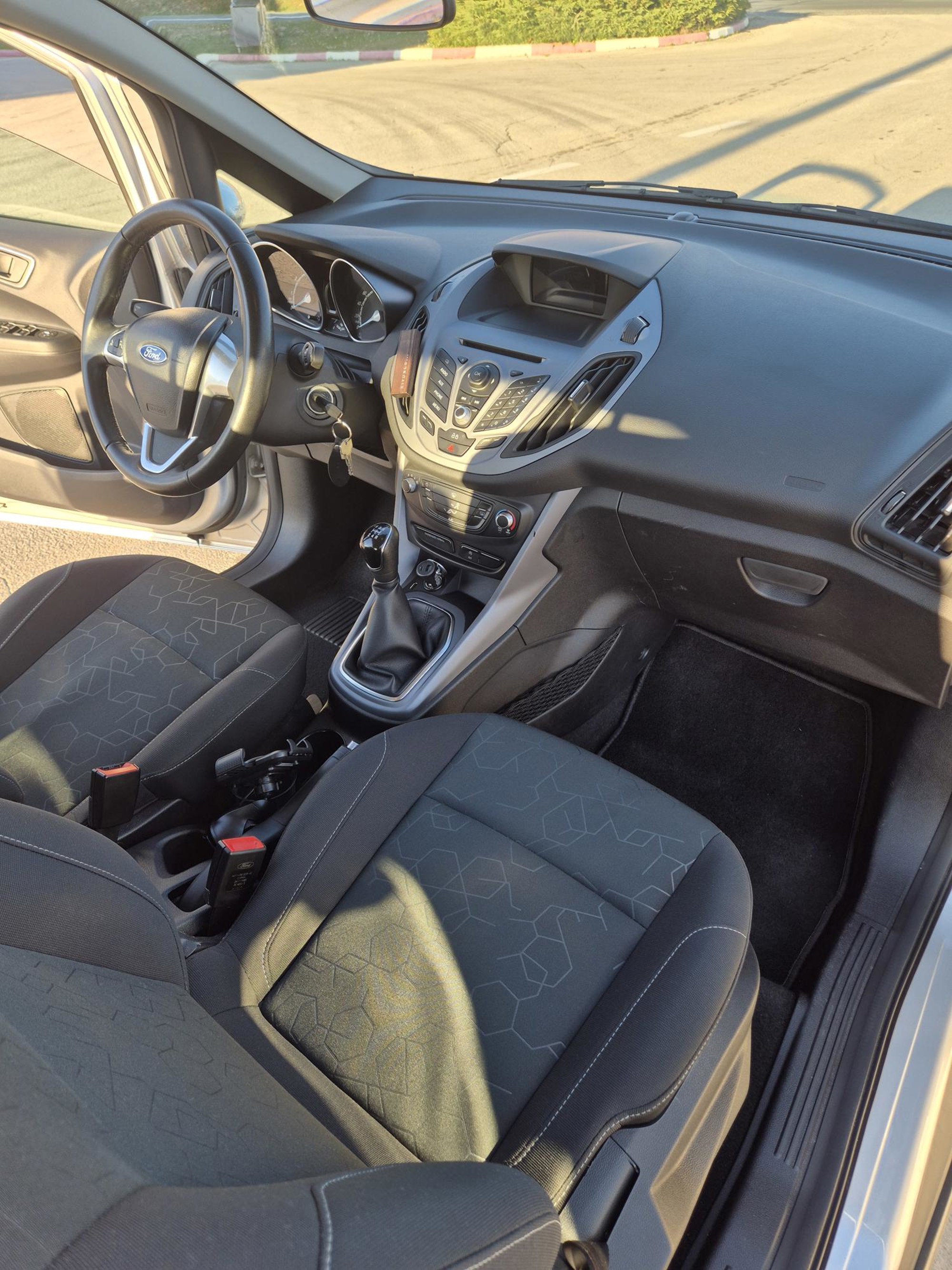 Garažiran i dobar auto 74.000 km. tel: 0989005702, fotografija 15