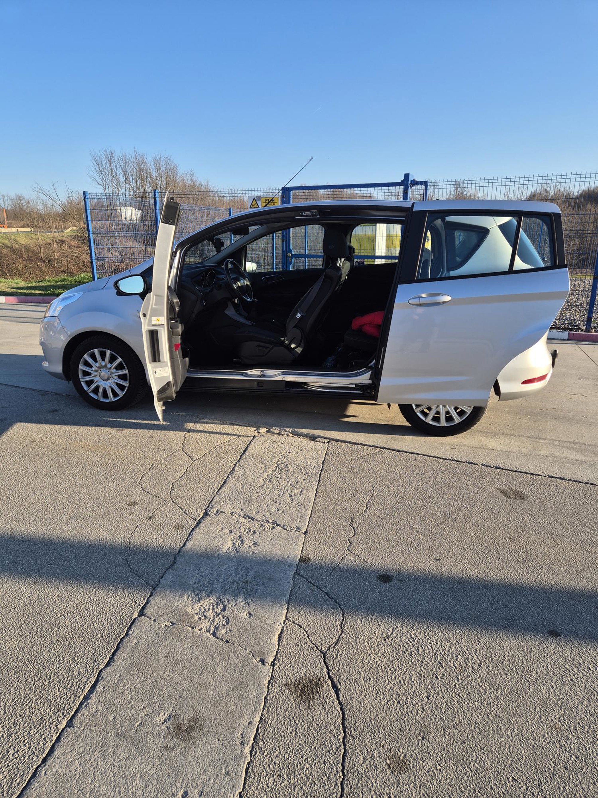 Garažiran i dobar auto 74.000 km. tel: 0989005702, fotografija 7