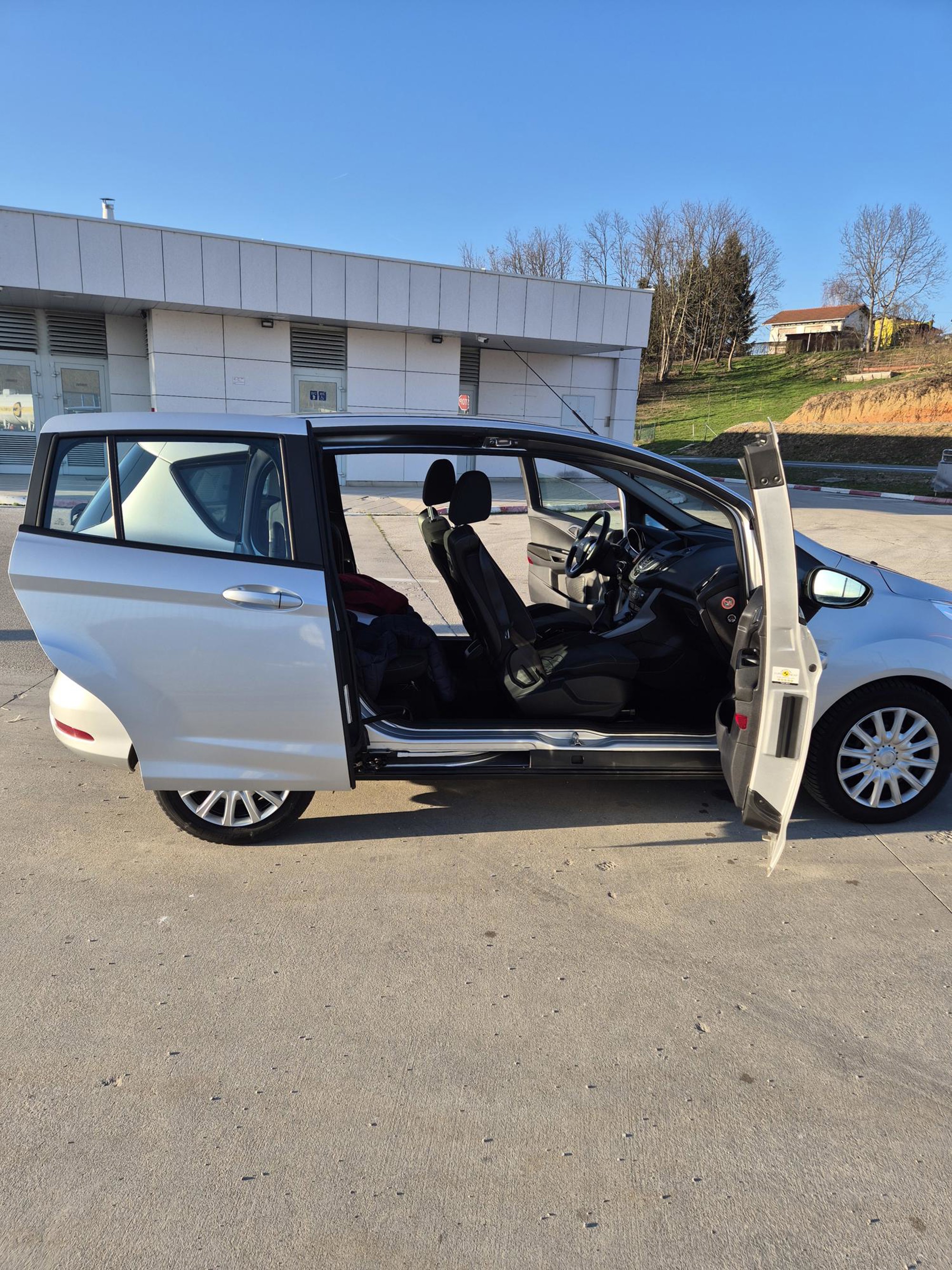 Garažiran i dobar auto 74.000 km. tel: 0989005702, fotografija 13