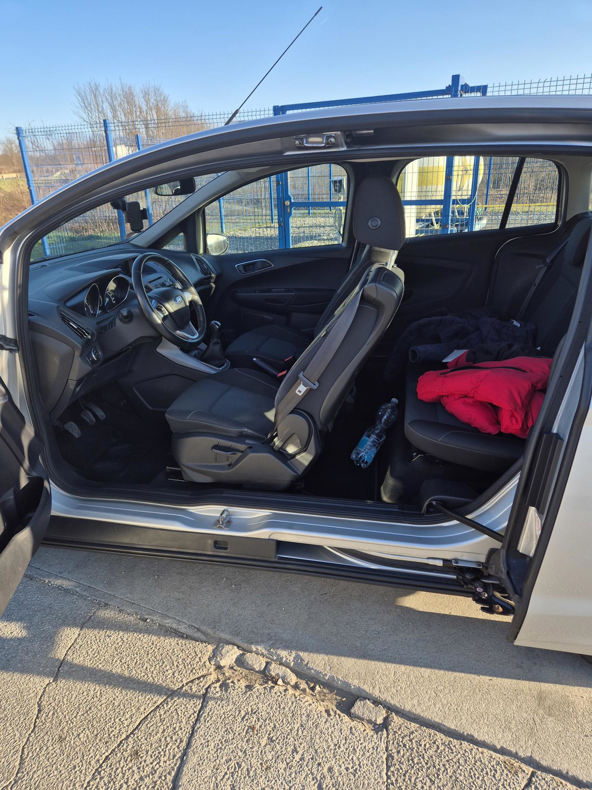 Garažiran i dobar auto 74.000 km. tel: 0989005702, fotografija 8