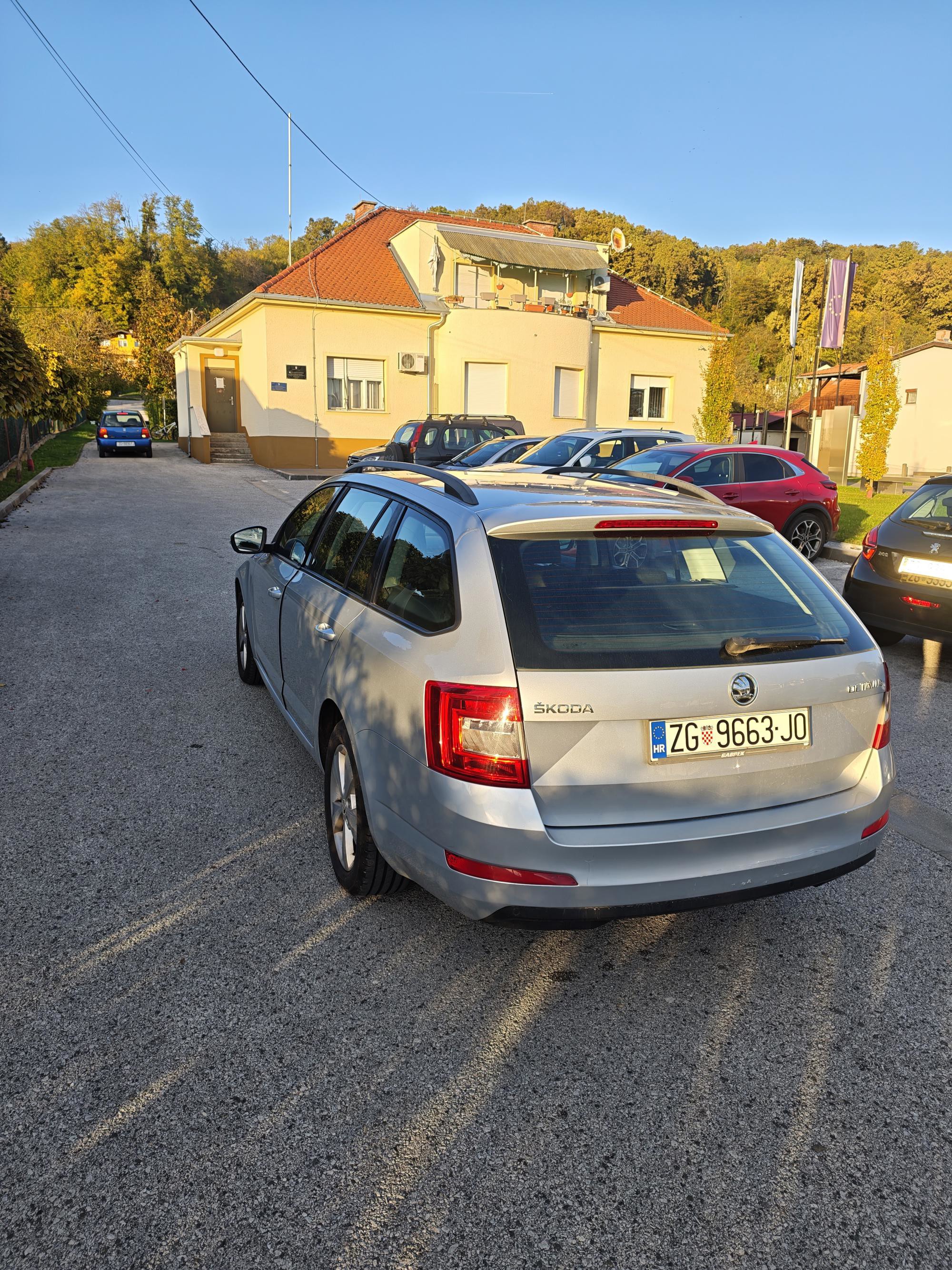Škoda Octavia Combi 1.6 TDI DSG (2015.) – Reg. 07/27, fotografija 4