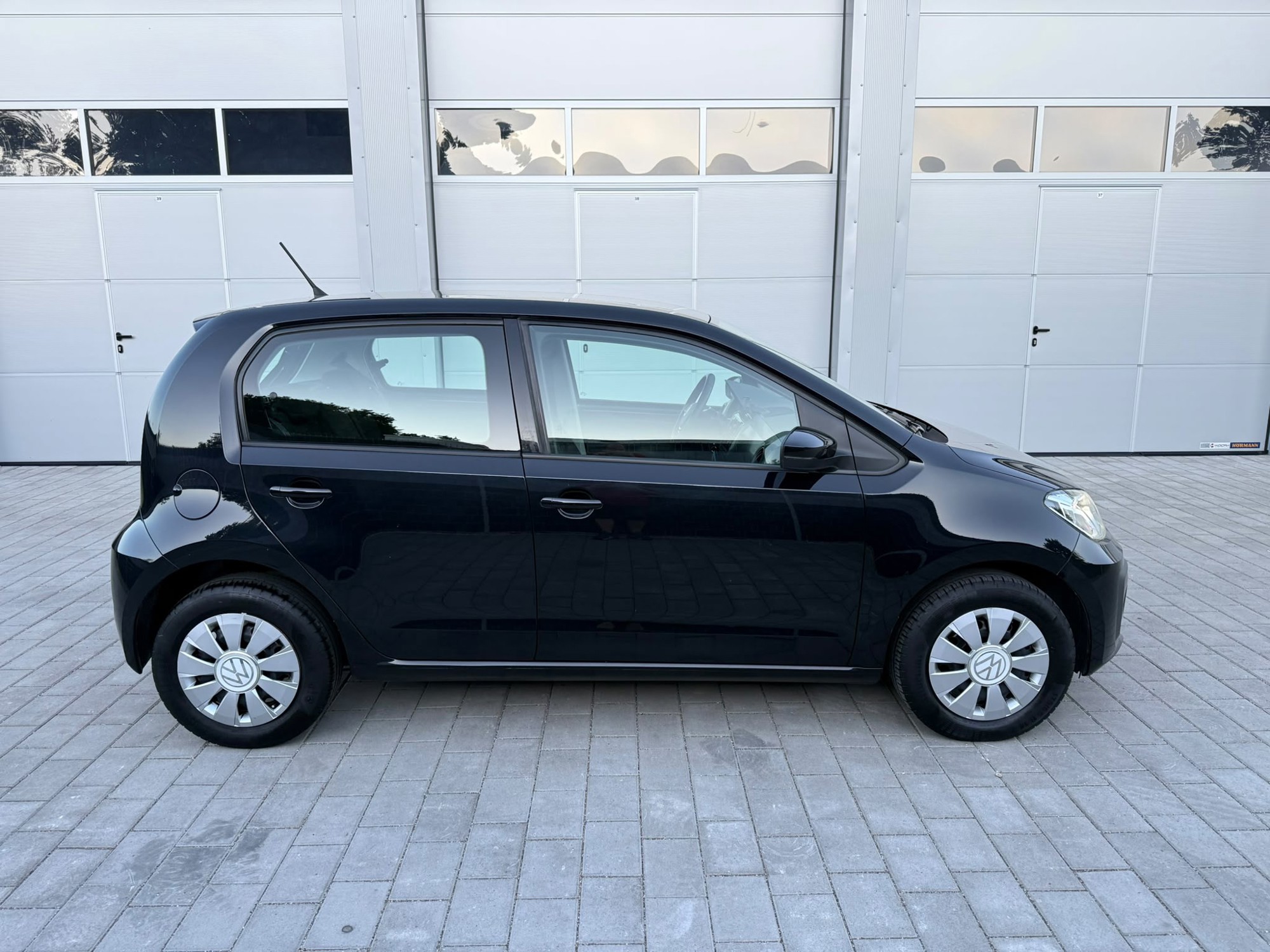 VW UP!, 1.0 benzin, 2022. god., fotografija 4