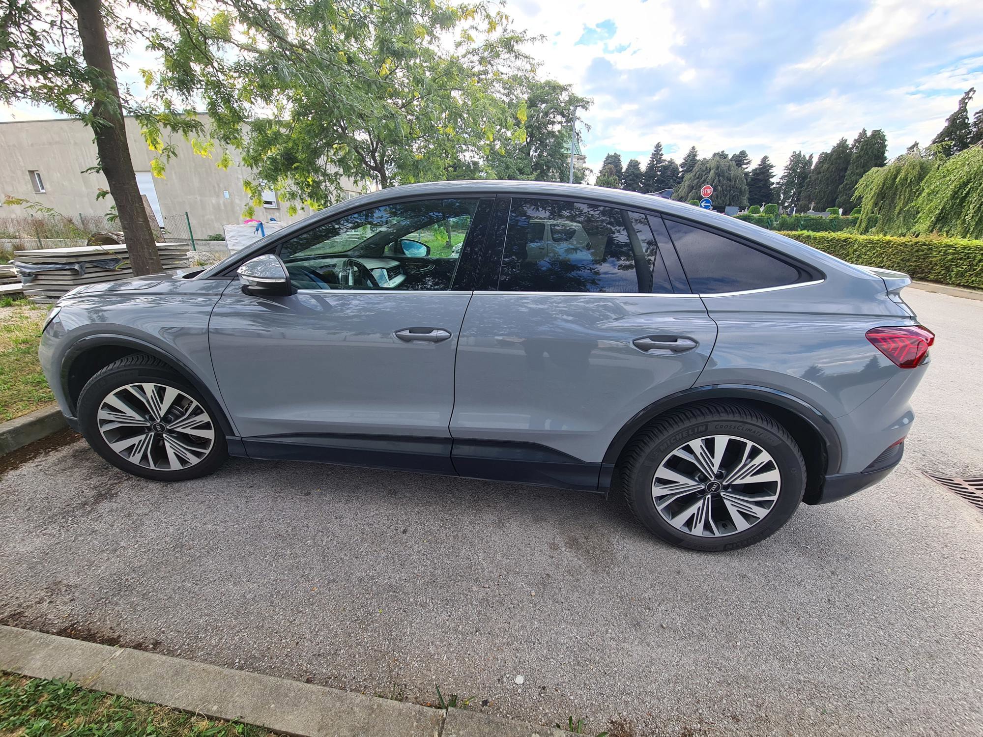Audi q4 etron 50 quattro 1.vlasnica, pogled izvana - slika 2