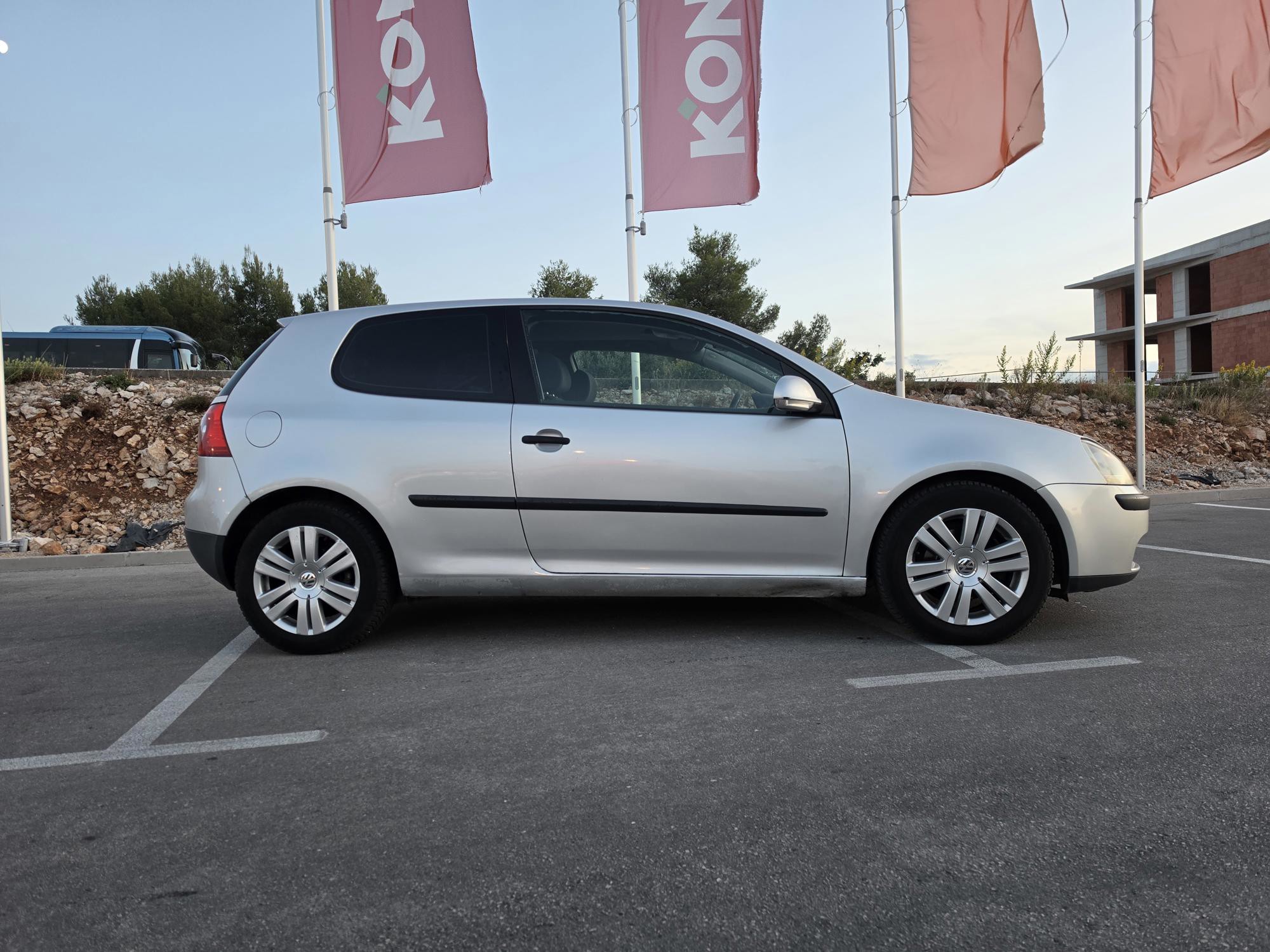 Volkswagen Golf V - 1.9 TDI, registriran godinu dana, fotografija 3
