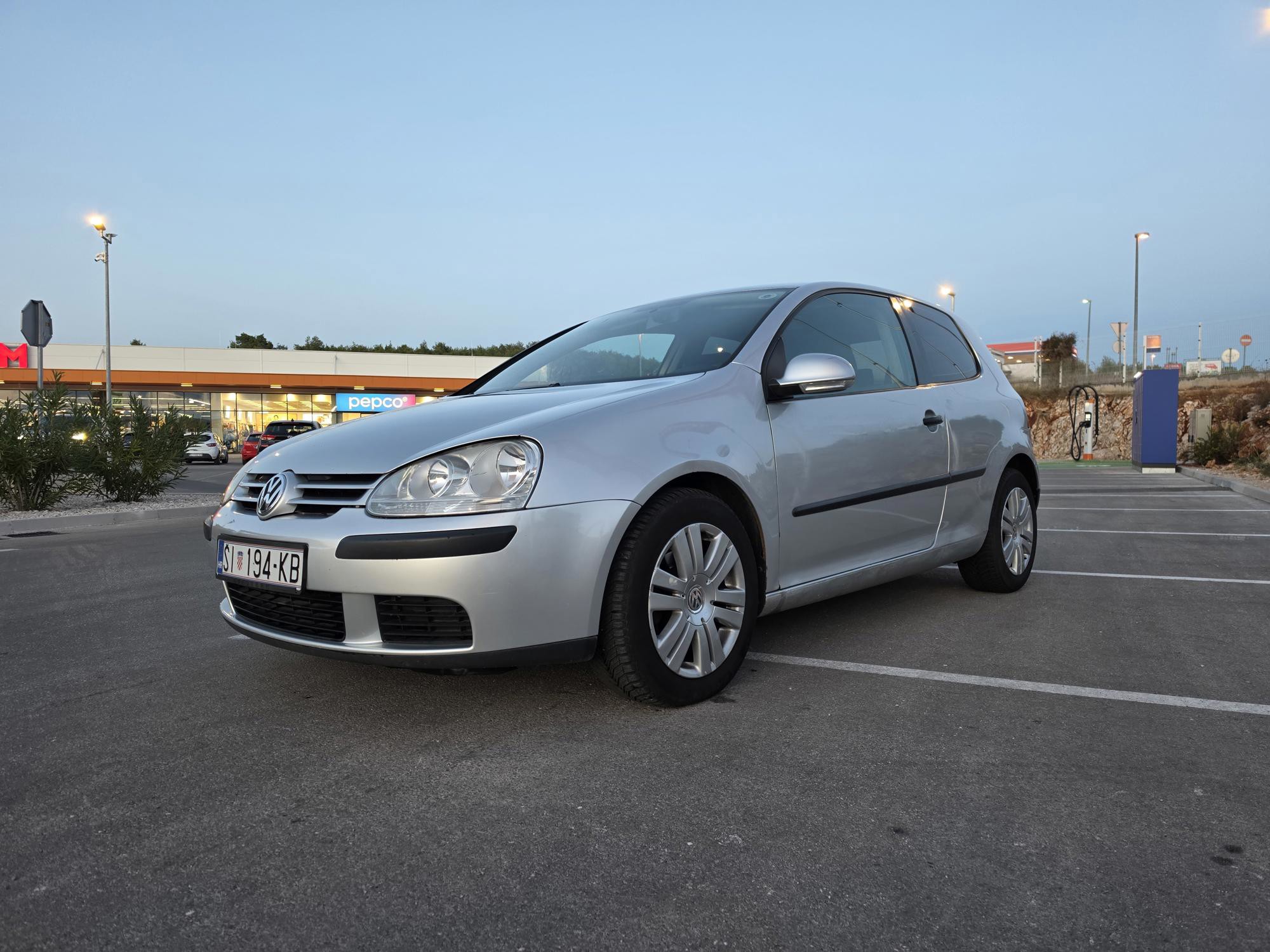 Volkswagen Golf V - 1.9 TDI, registriran godinu dana, fotografija 2