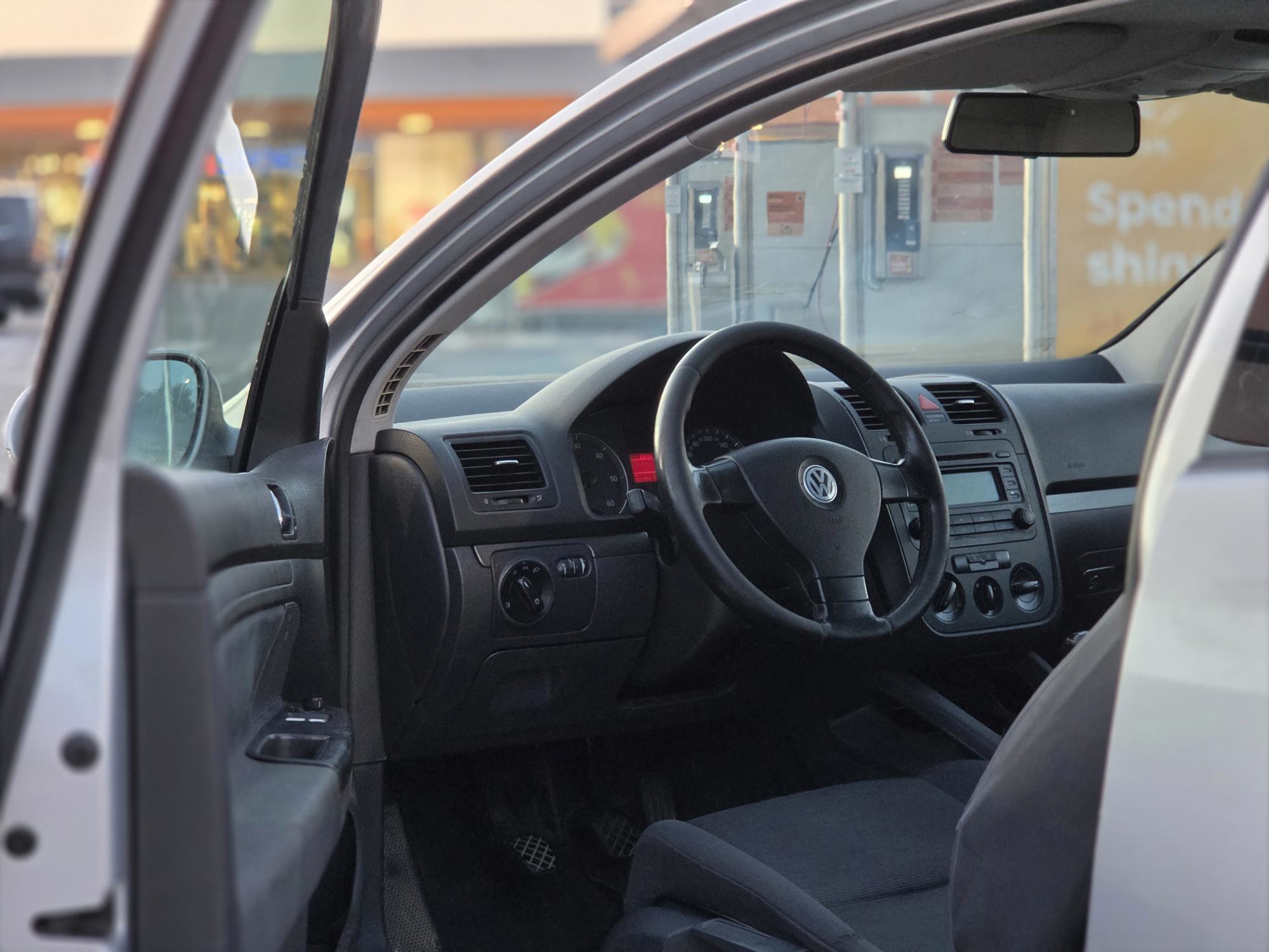 Volkswagen Golf V - 1.9 TDI, registriran godinu dana, fotografija 5