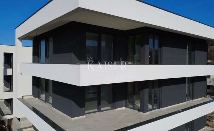 Istra, Medulin- moderan trosoban stan 136m2 s garažom