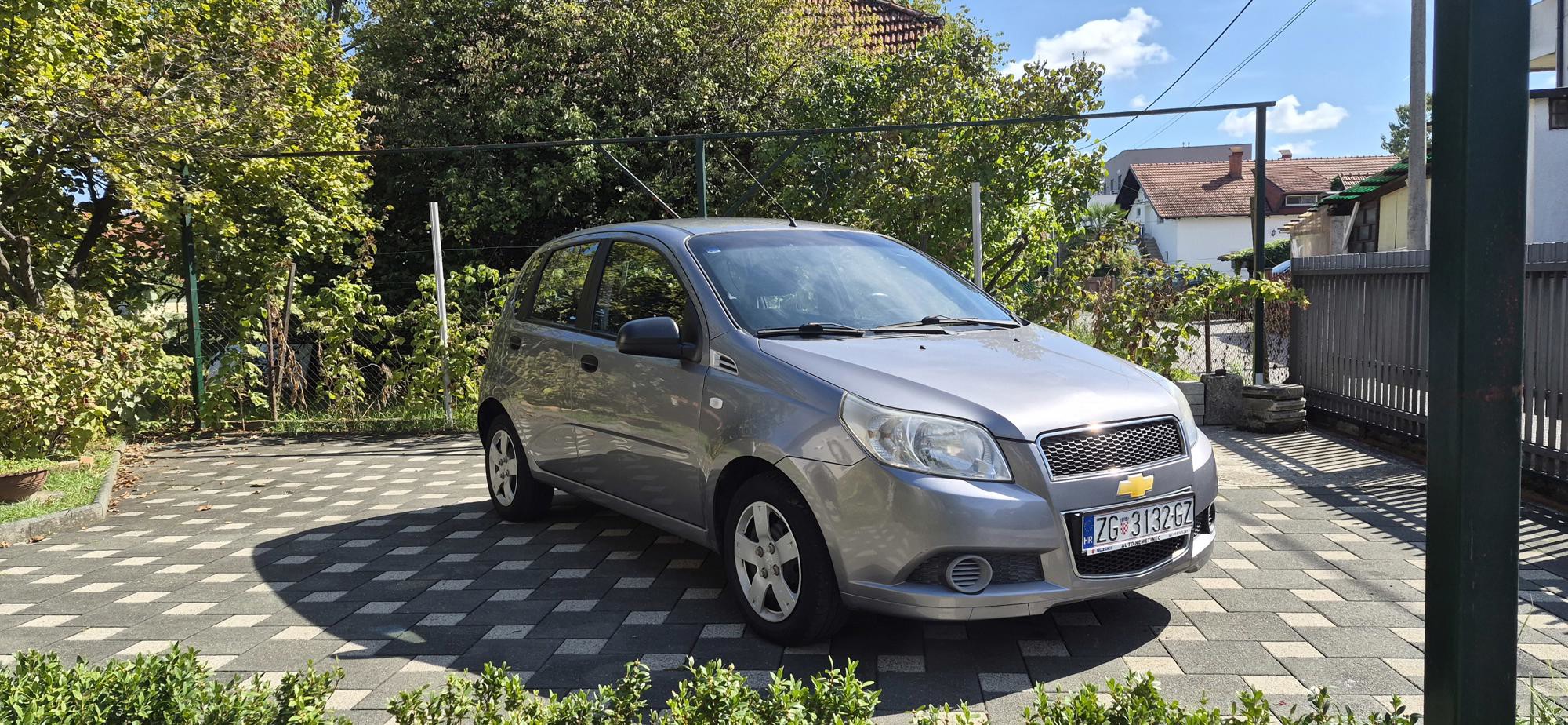 Chevrolet Aveo 1.2 16v Benzin//Model 2010//Hr-Auto//Klima//, pogled izvana - slika 1