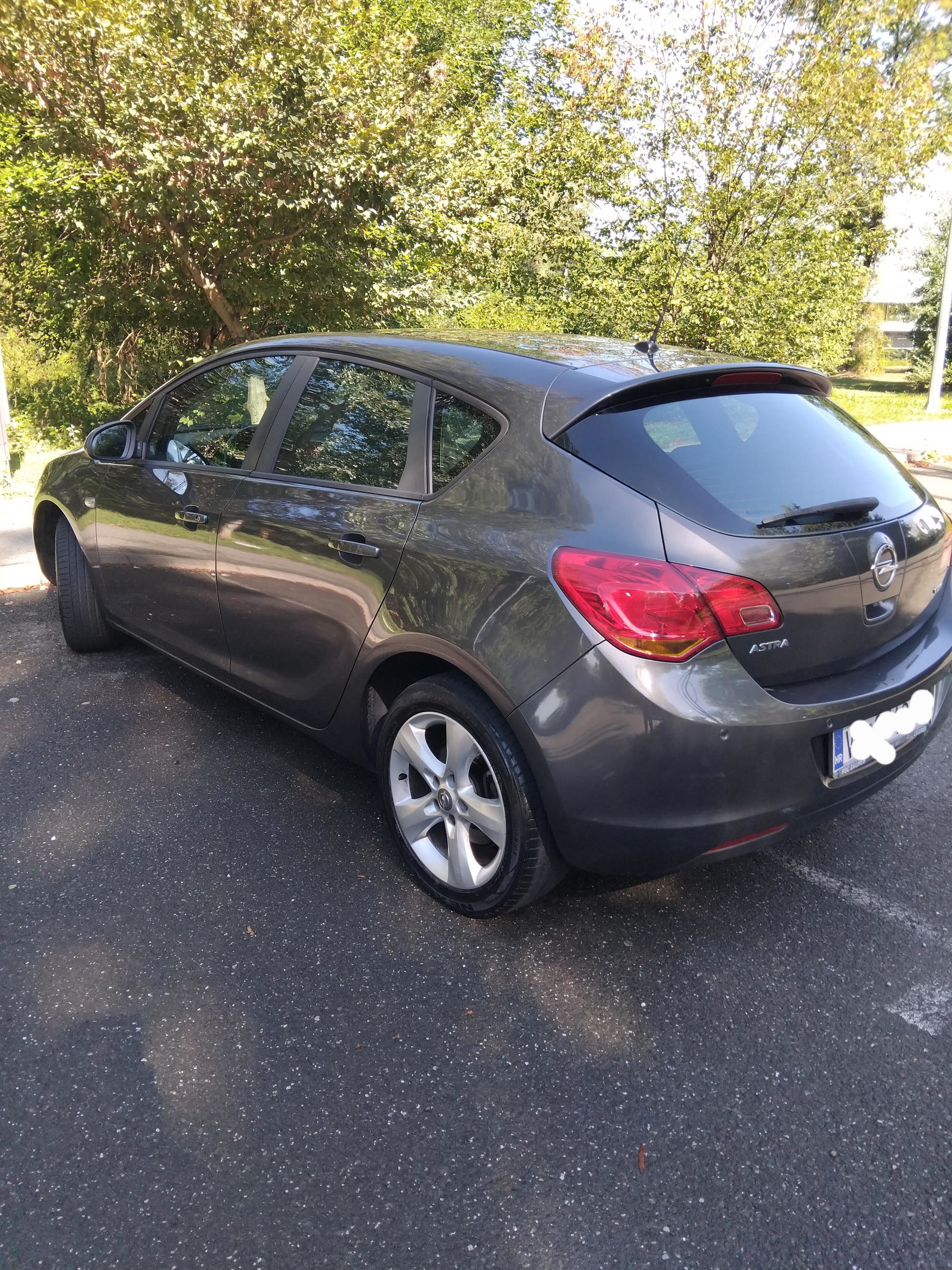 Opel Astra 1.7 CDTI, fotografija 3