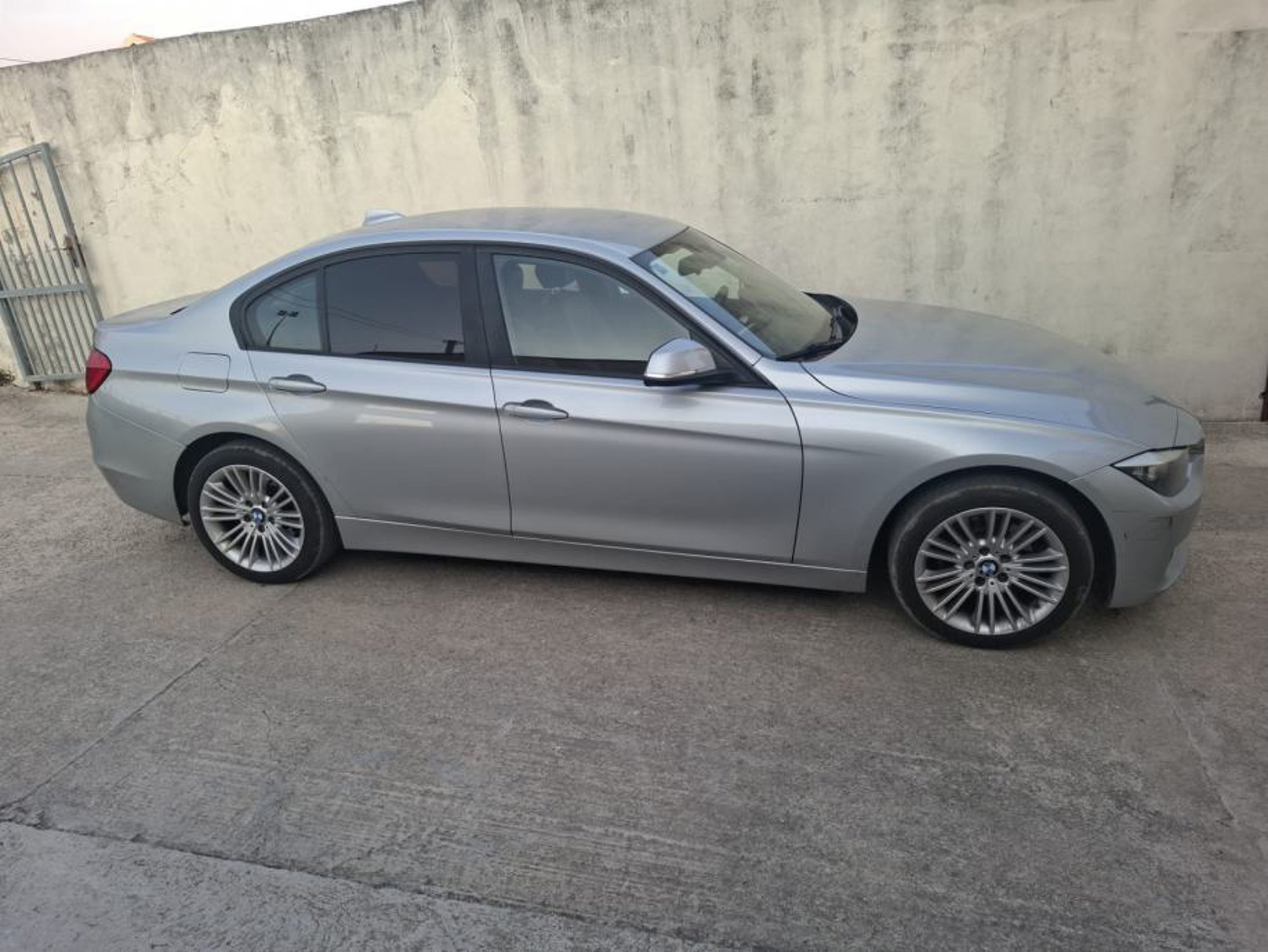 Prodajem rabljeno vozilo: BMW serija 3 Compact 318, fotografija 3