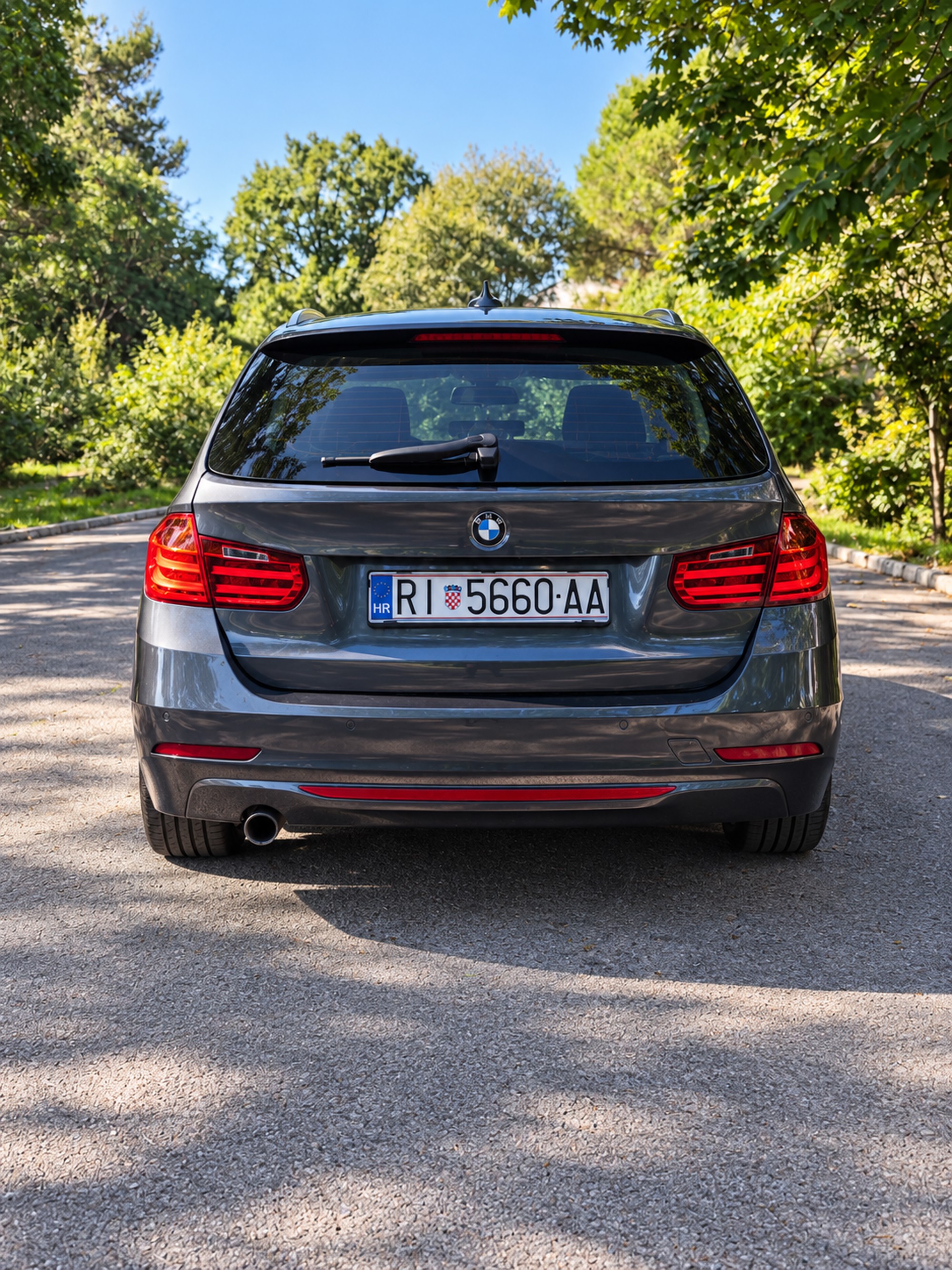 BMW F31 320d Sport, fotografija 2