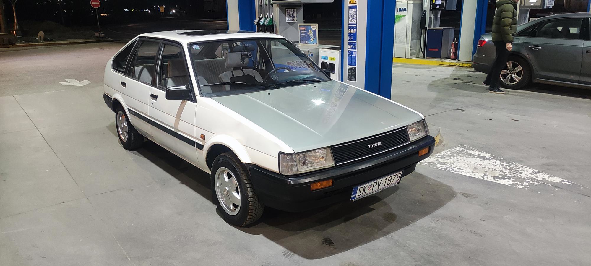 Toyota Corolla Liftback, fotografija 1