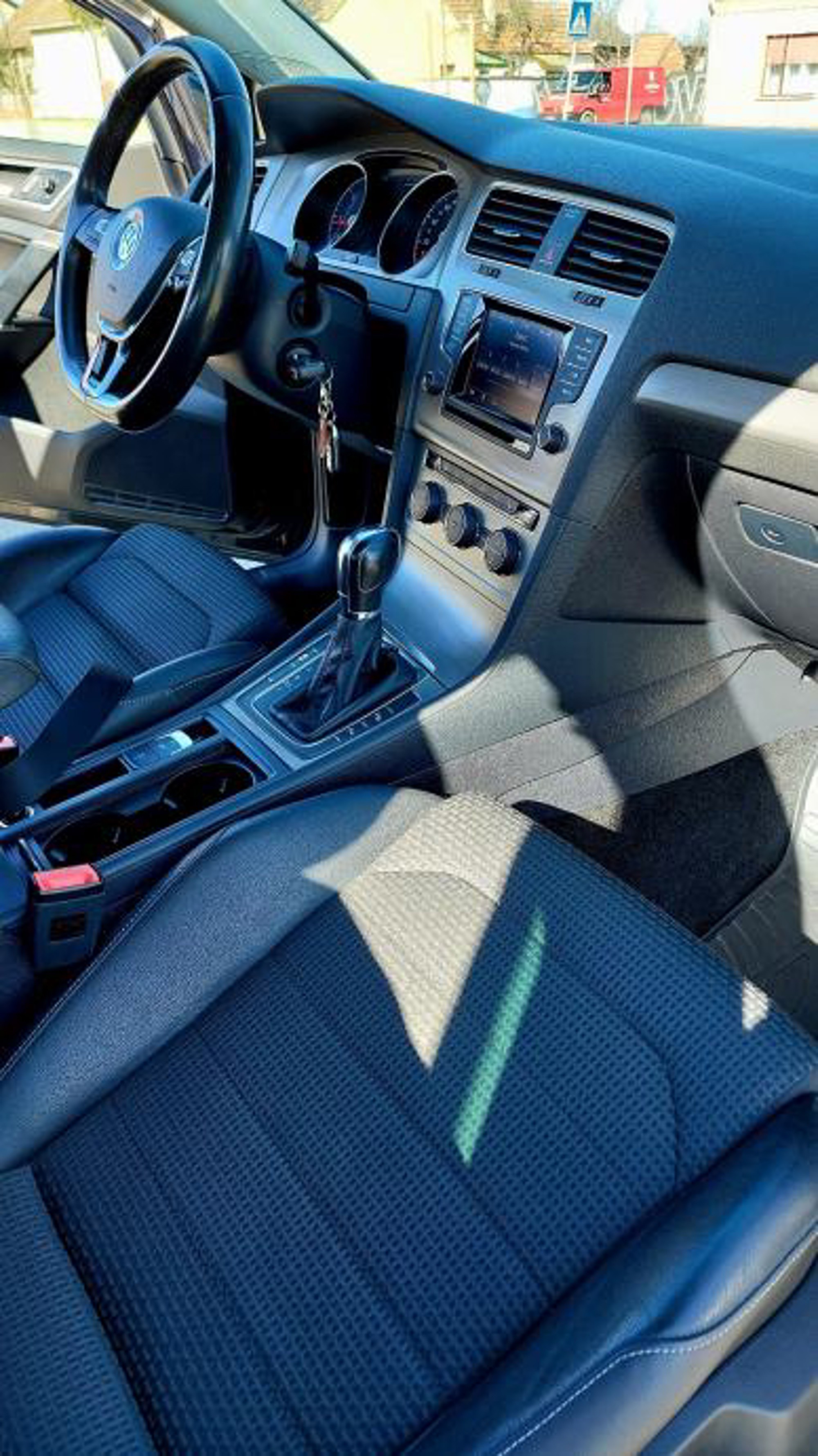 VW GOLF 7 1.6 TDI 110 KS – AUTOMATIK – ACC – KAMERA – REG. 08/2027., fotografija 10