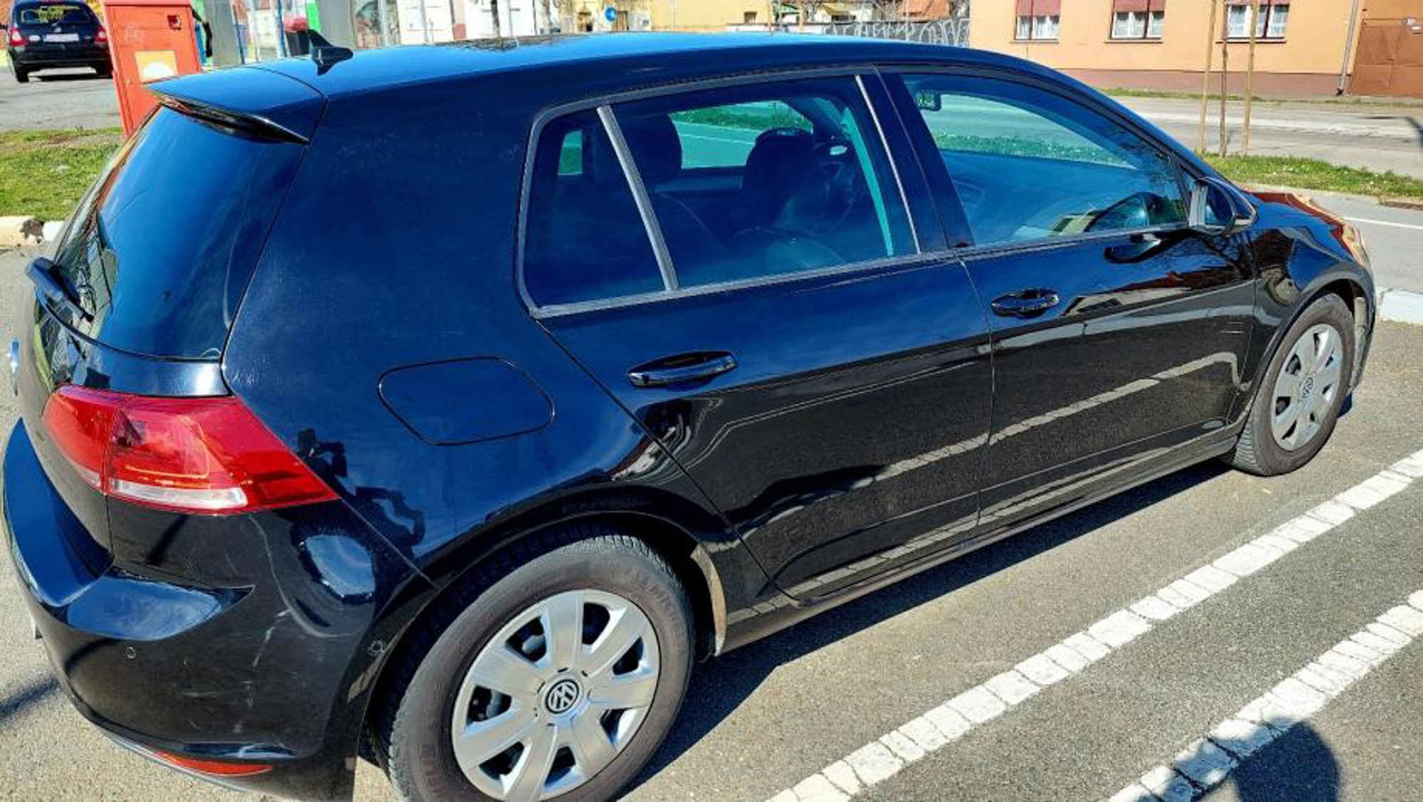 VW GOLF 7 1.6 TDI 110 KS – AUTOMATIK – ACC – KAMERA – REG. 08/2027., fotografija 3