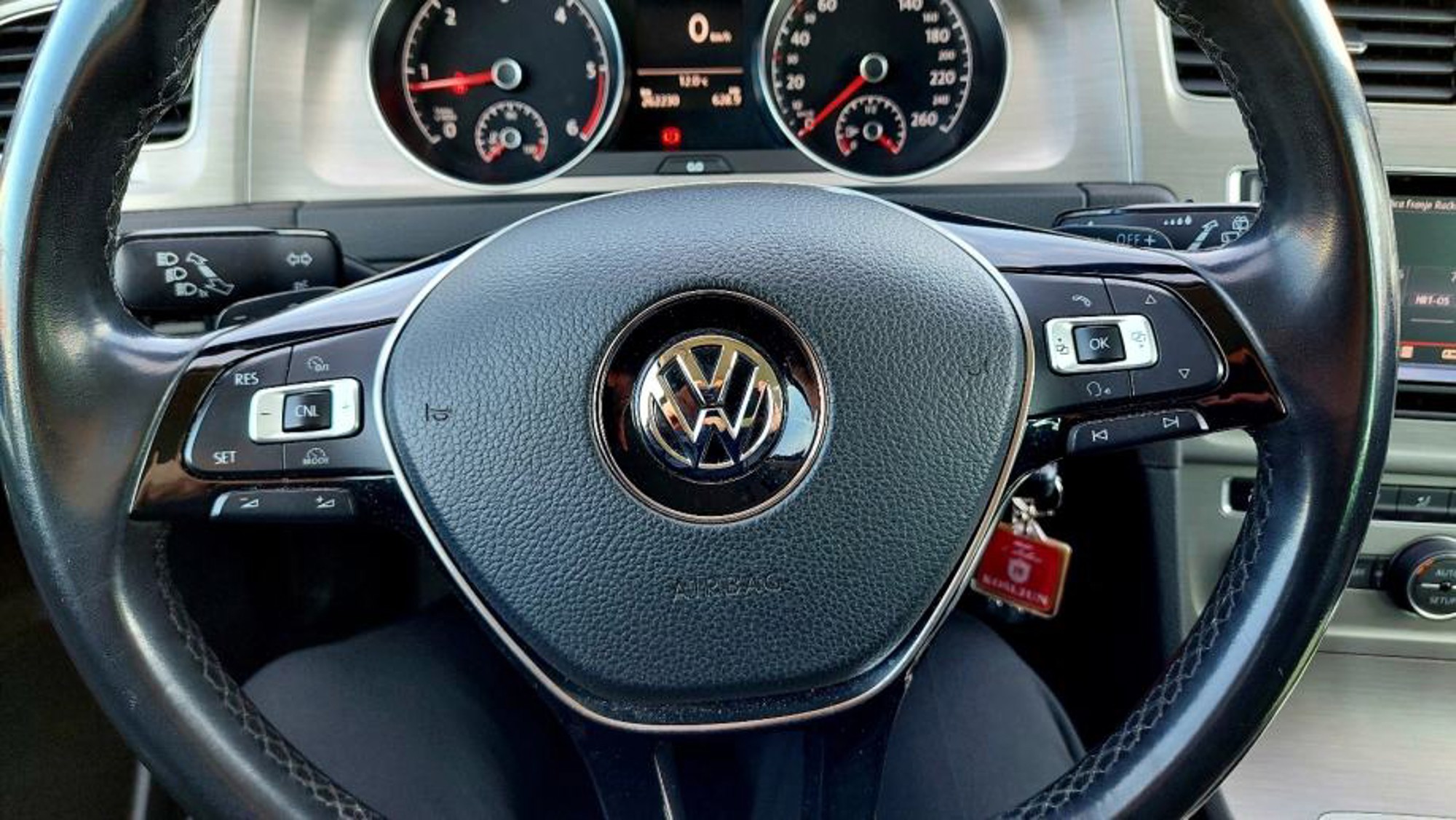 VW GOLF 7 1.6 TDI 110 KS – AUTOMATIK – ACC – KAMERA – REG. 08/2027., fotografija 16