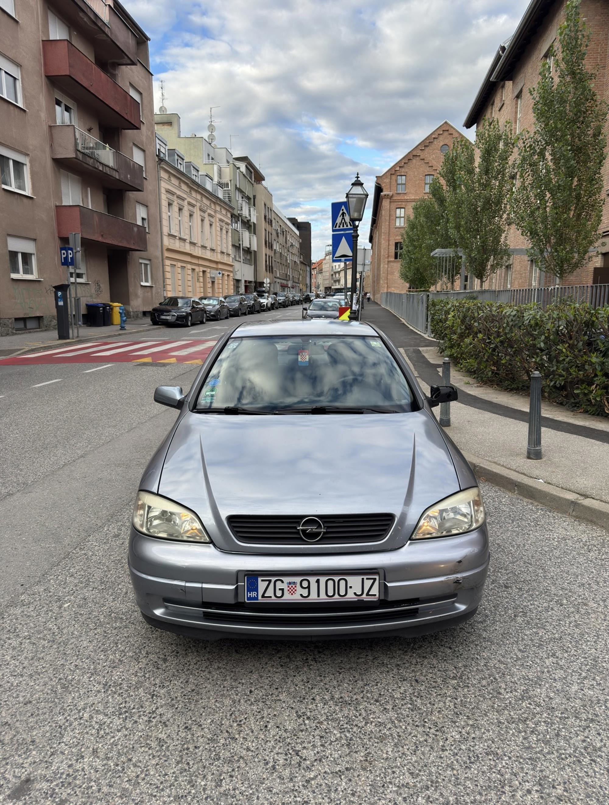 Opel Astra 1.4 PLIN, REGISTRIRANA 9/2027, fotografija 2