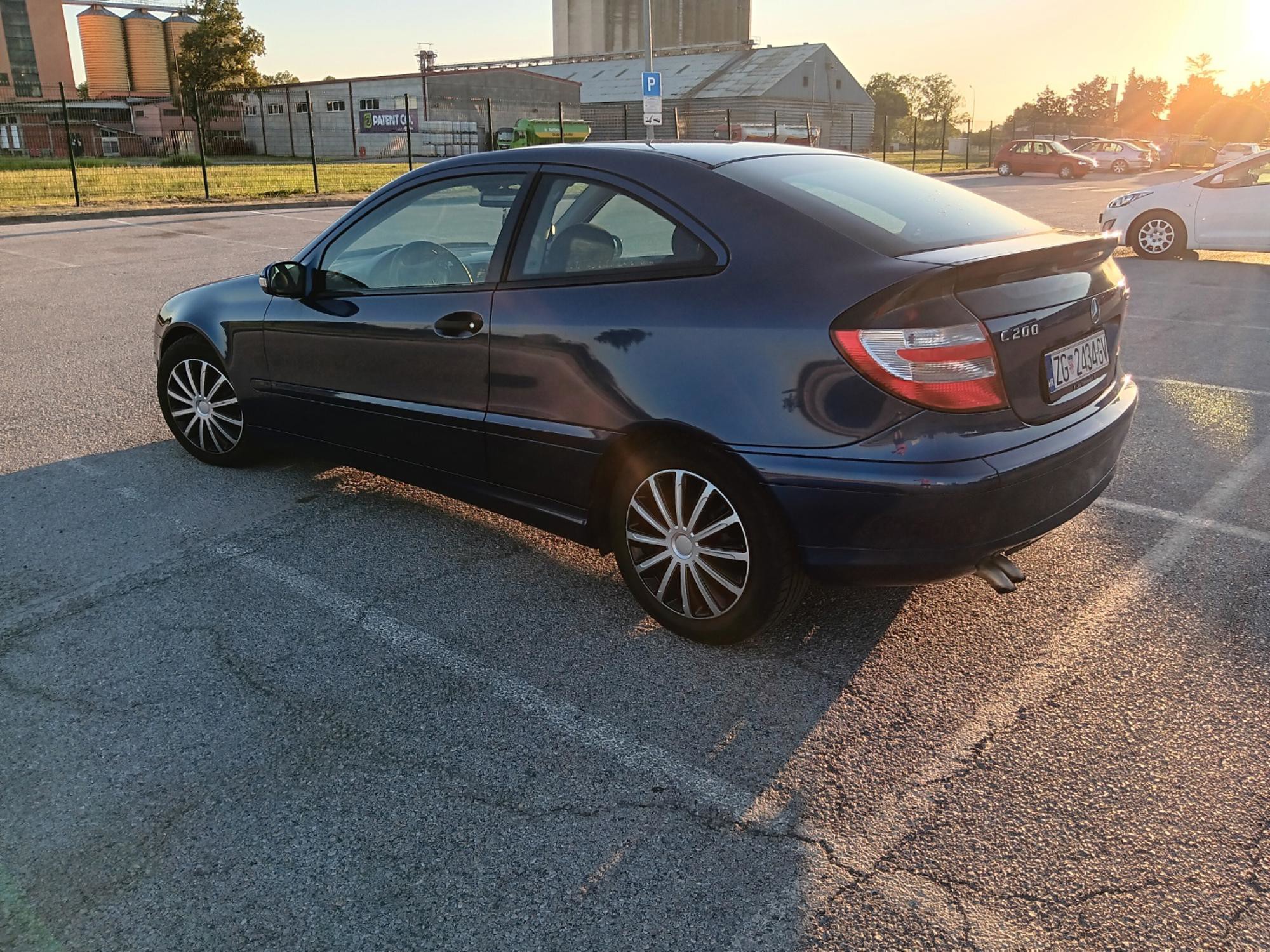 Mercedes c klasa coupe cdi 200, fotografija 3