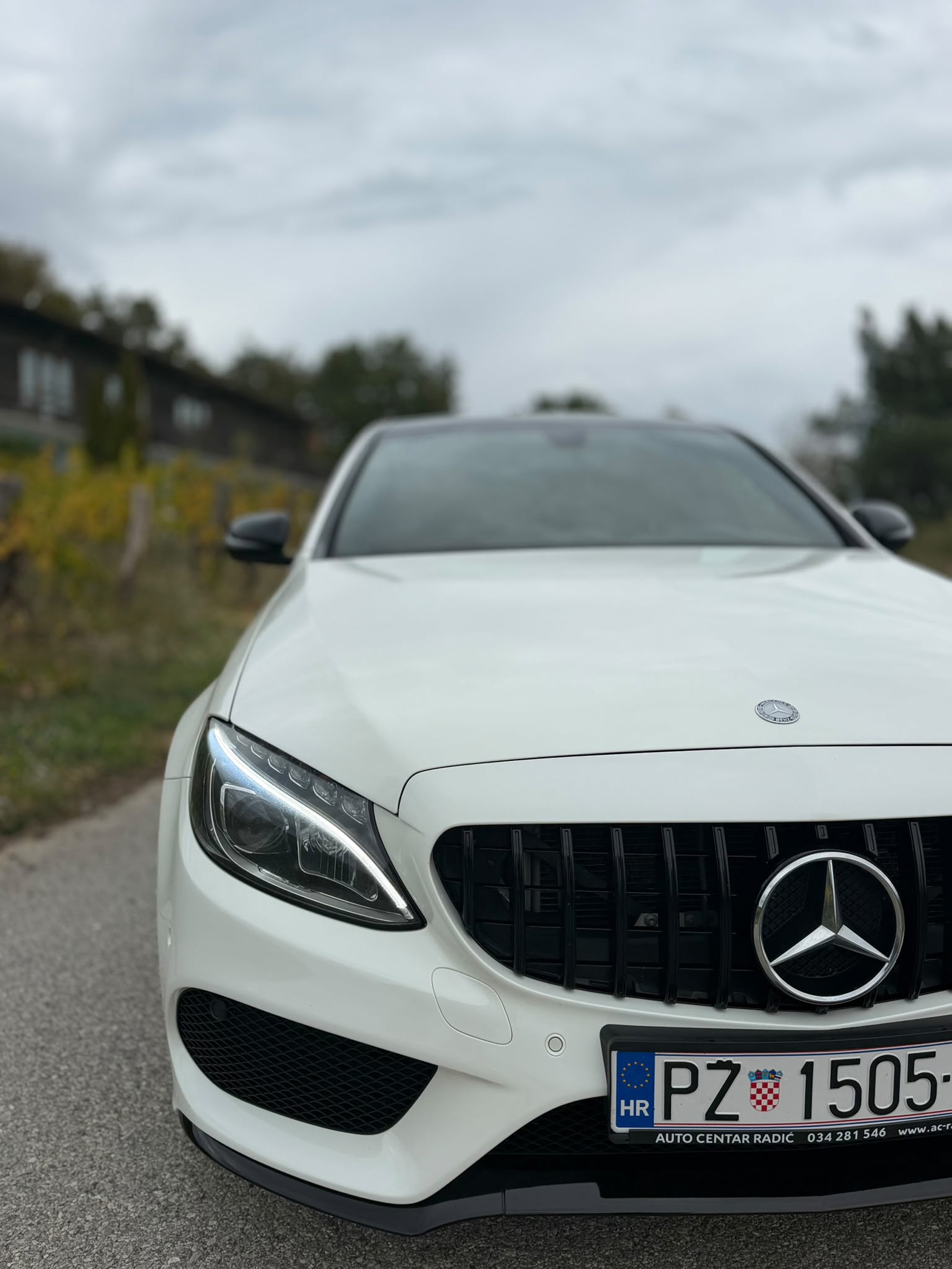 Mercedes C 200 d Aut. • AMG Line interijer • Panorama • Top stanje, fotografija 4