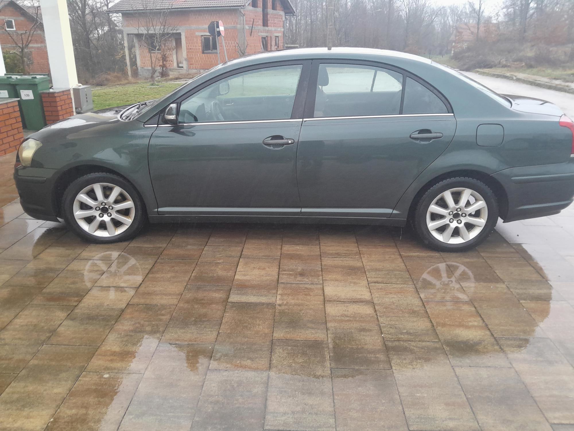 Toyota Avensis, fotografija 4