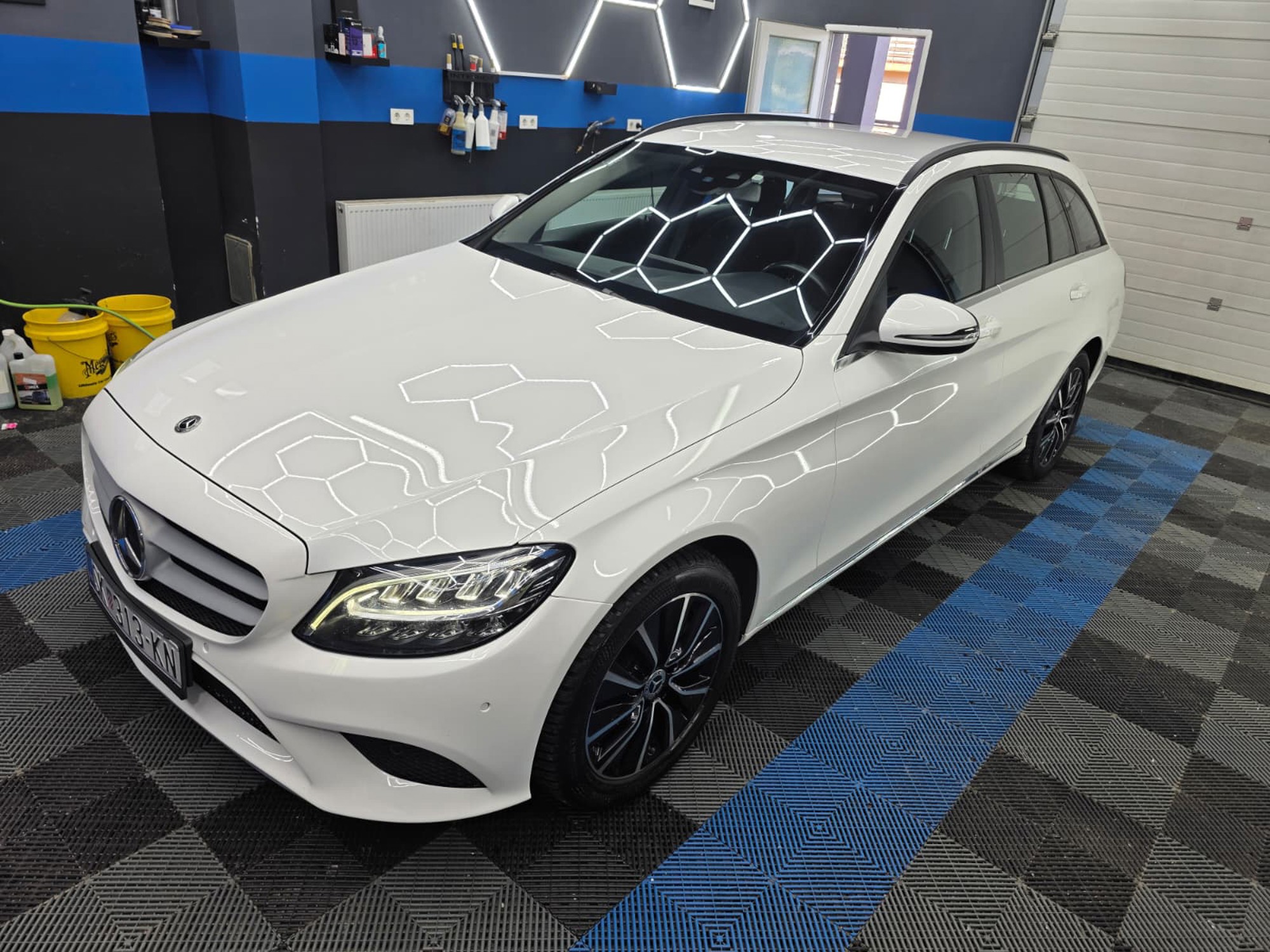 PRODAJE SE: Mercedes C200d 2019 – automatik, 118 KW!, fotografija 3