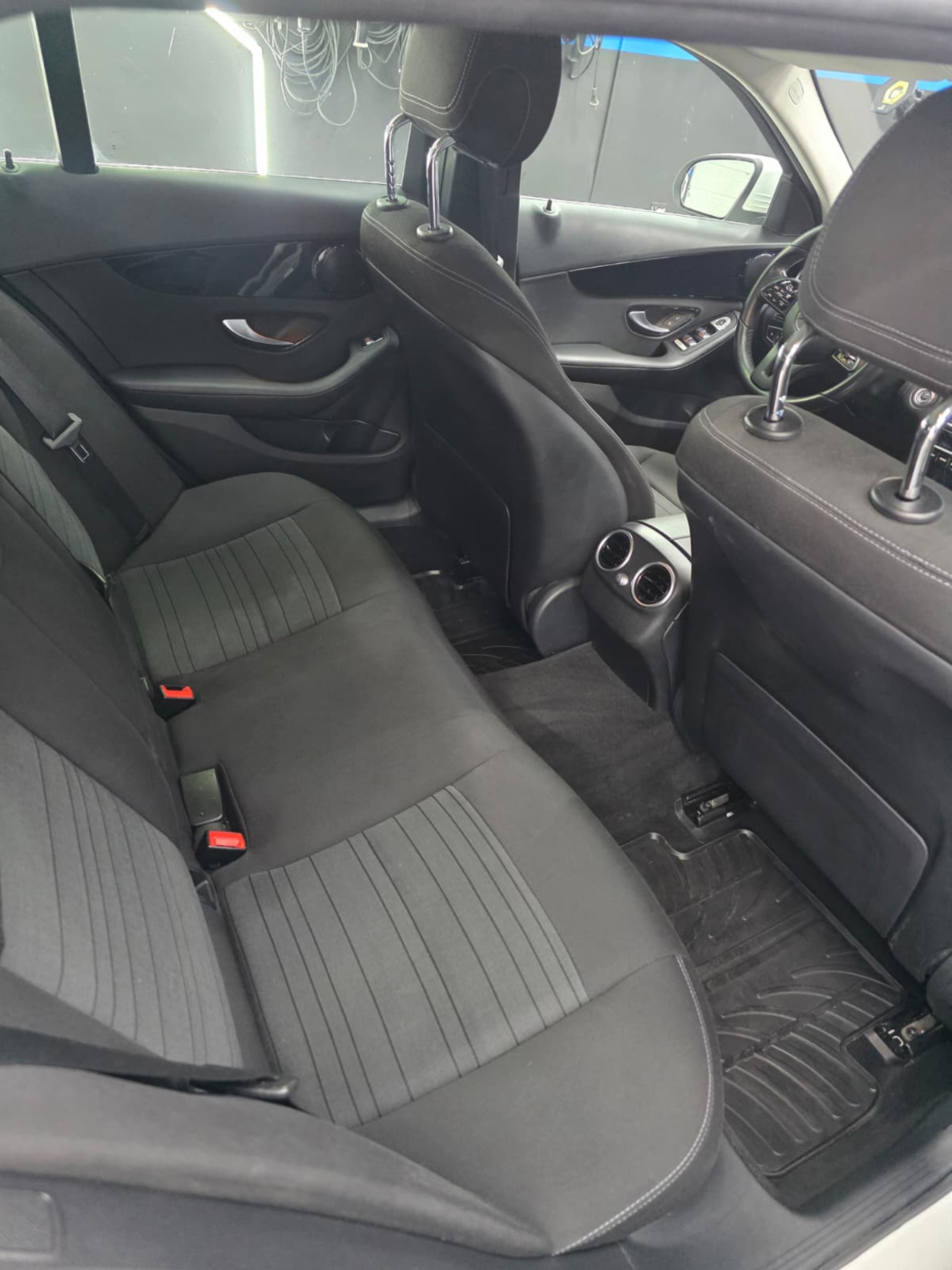 PRODAJE SE: Mercedes C200d 2019 – automatik, 118 KW!, fotografija 7