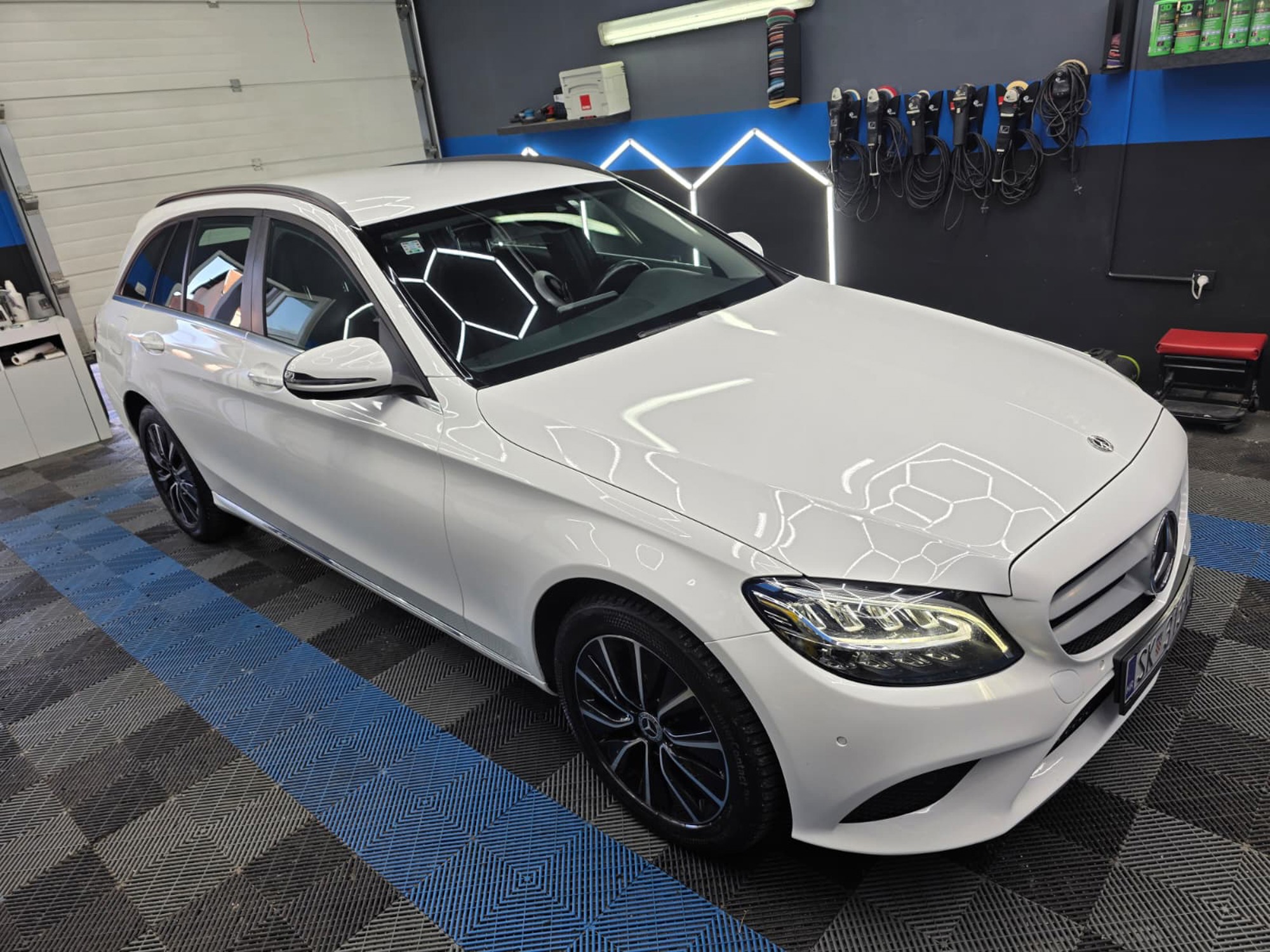PRODAJE SE: Mercedes C200d 2019 – automatik, 118 KW!, fotografija 2
