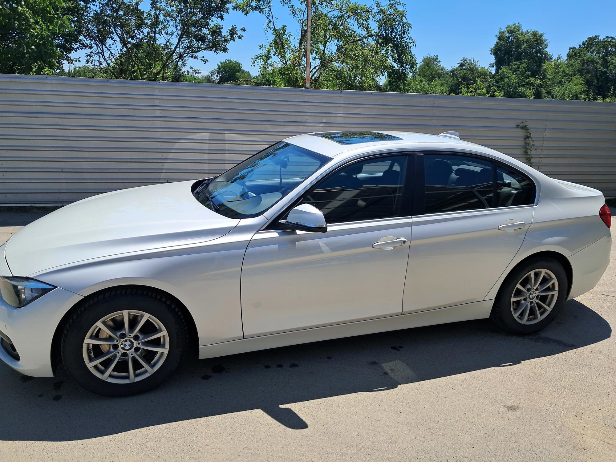 BMW F30 320d, fotografija 4