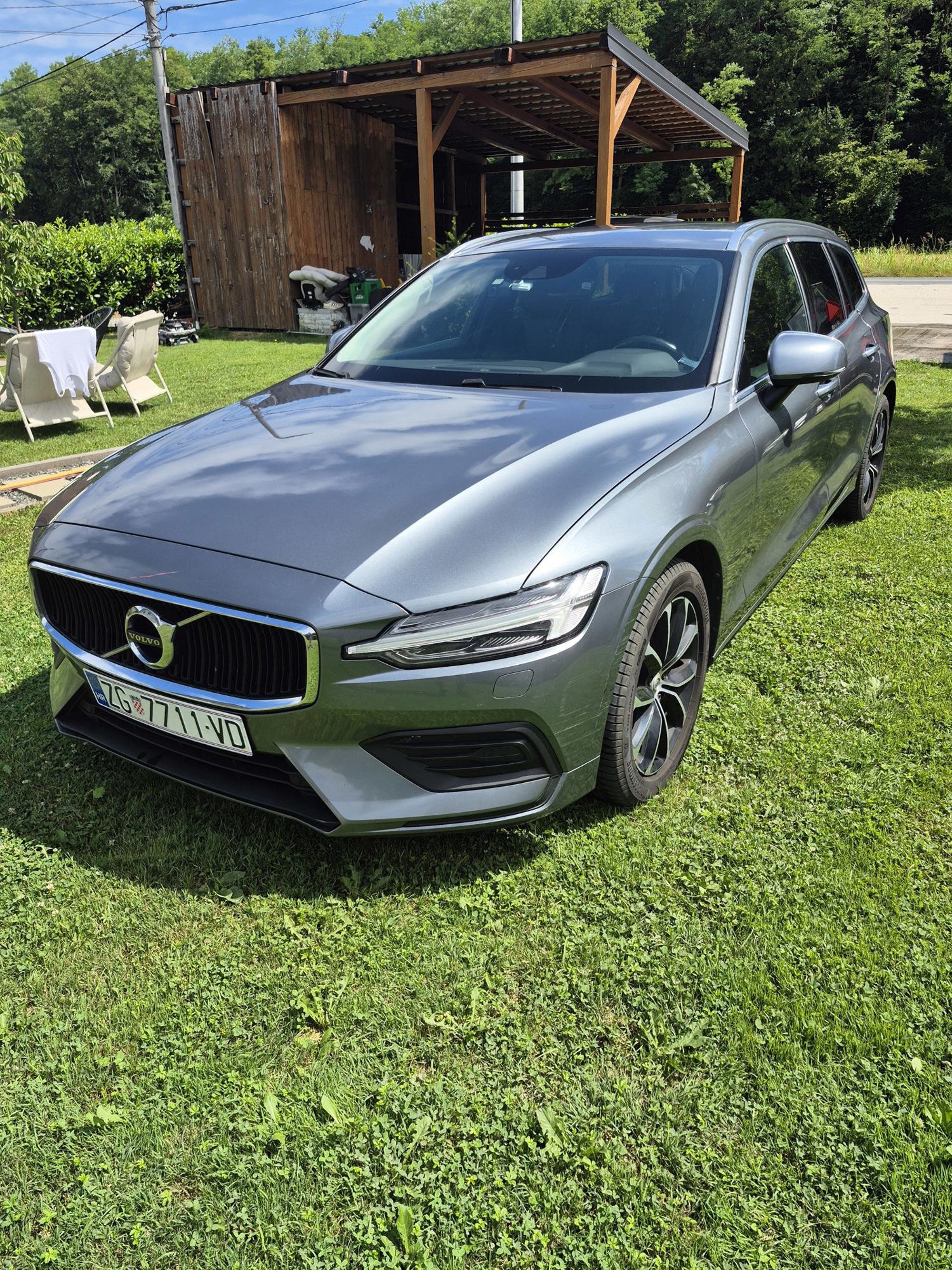 Volvo V60 D4 automatik, fotografija 1