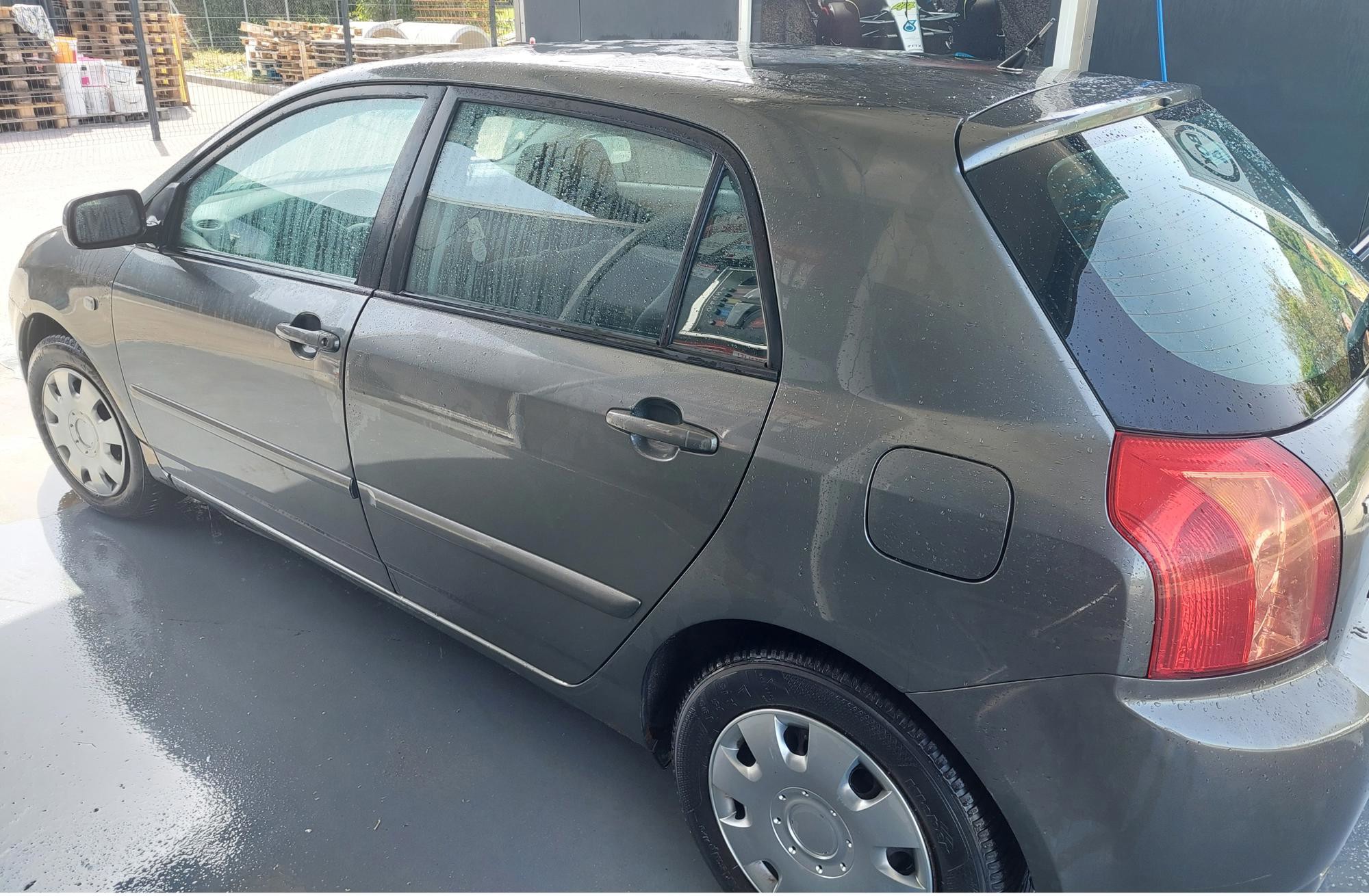 Toyota Corolla 2005. god, 1.4 benzin, klima, reg. do 01/2027, fotografija 3